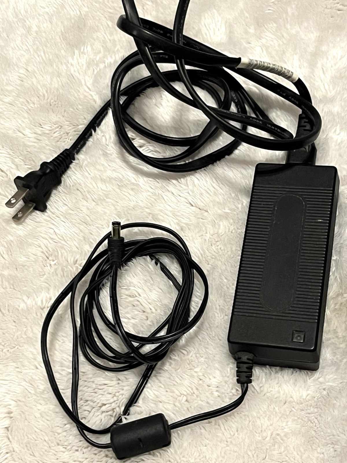 Ingenico ICT220 Credit Card Terminal with Wired Connectivity & Power Supply