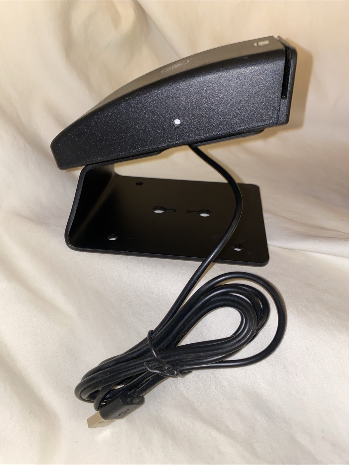 IDtech USB Powered 3-in-1 Card Reader Model ID 80149008-001