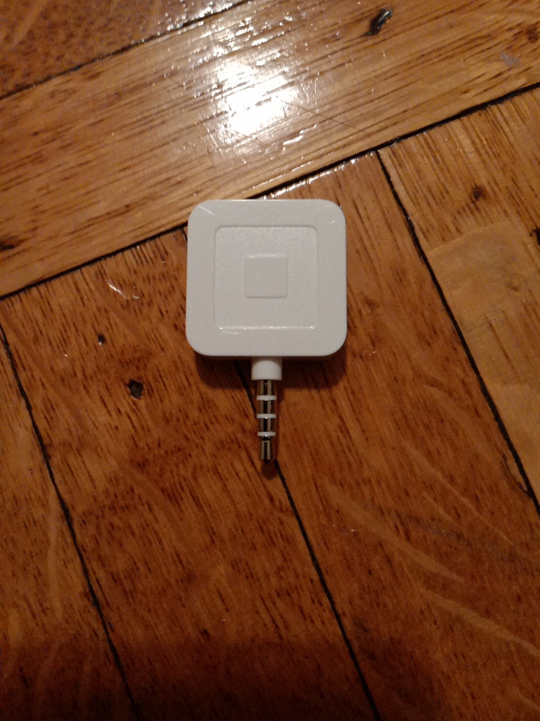 Square A-PKG-0206-01 Credit Debit Card Reader – White for iPhone and Android