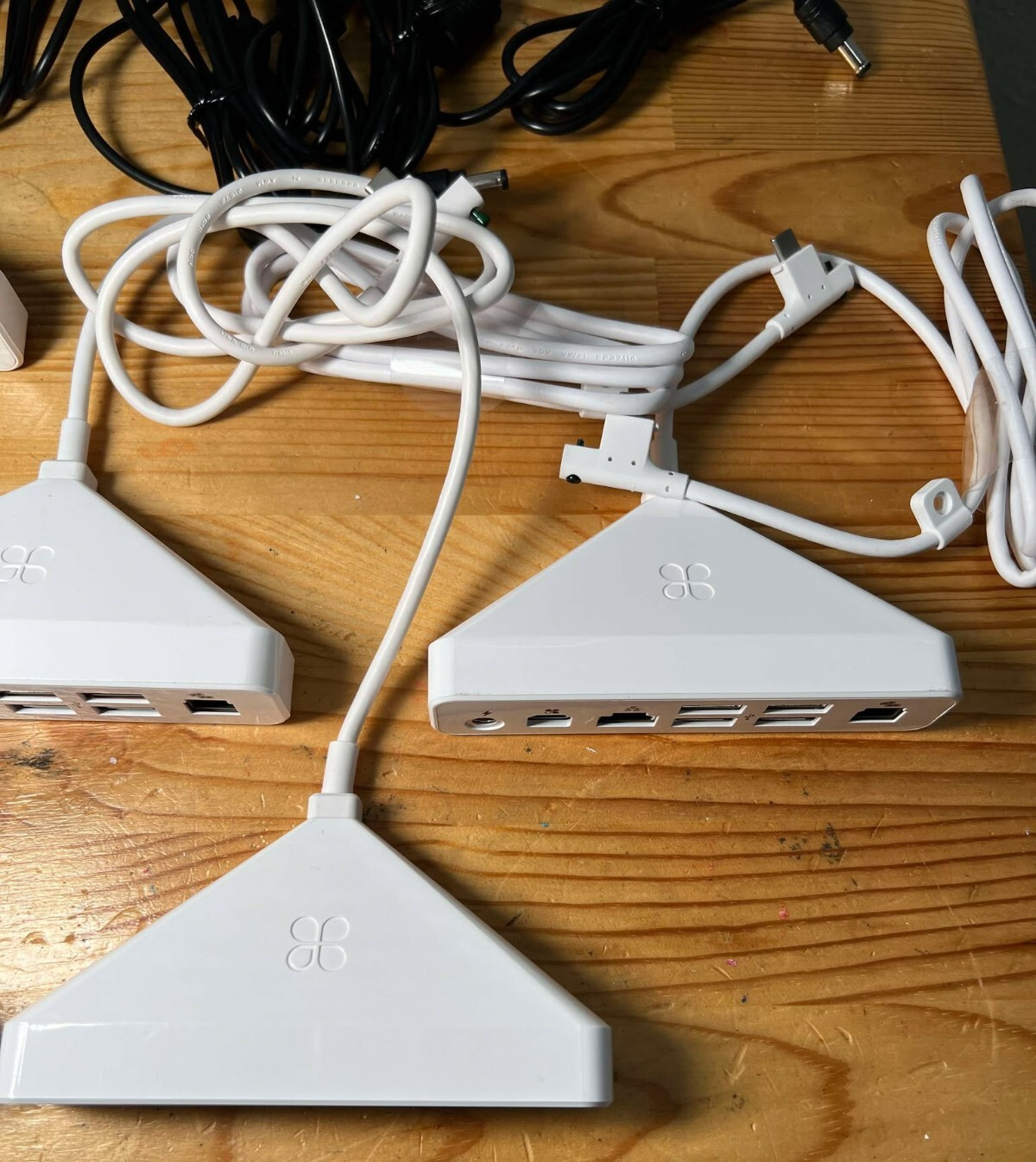 Clover Cable YJ3 Mini Triangle Hub(7 of them) & 12V AC Power Adapter (5 of them)