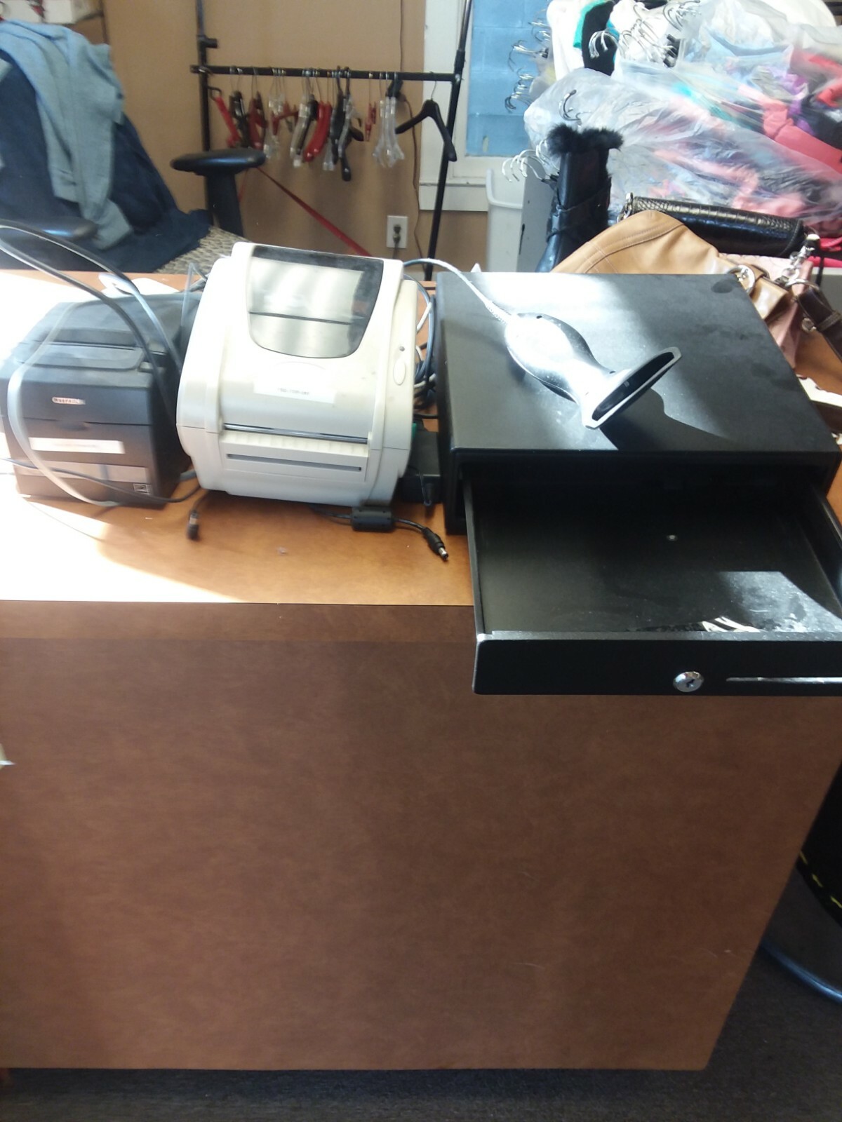 POS System, Speakers, Printer,cash Drawer, Receipt Machine