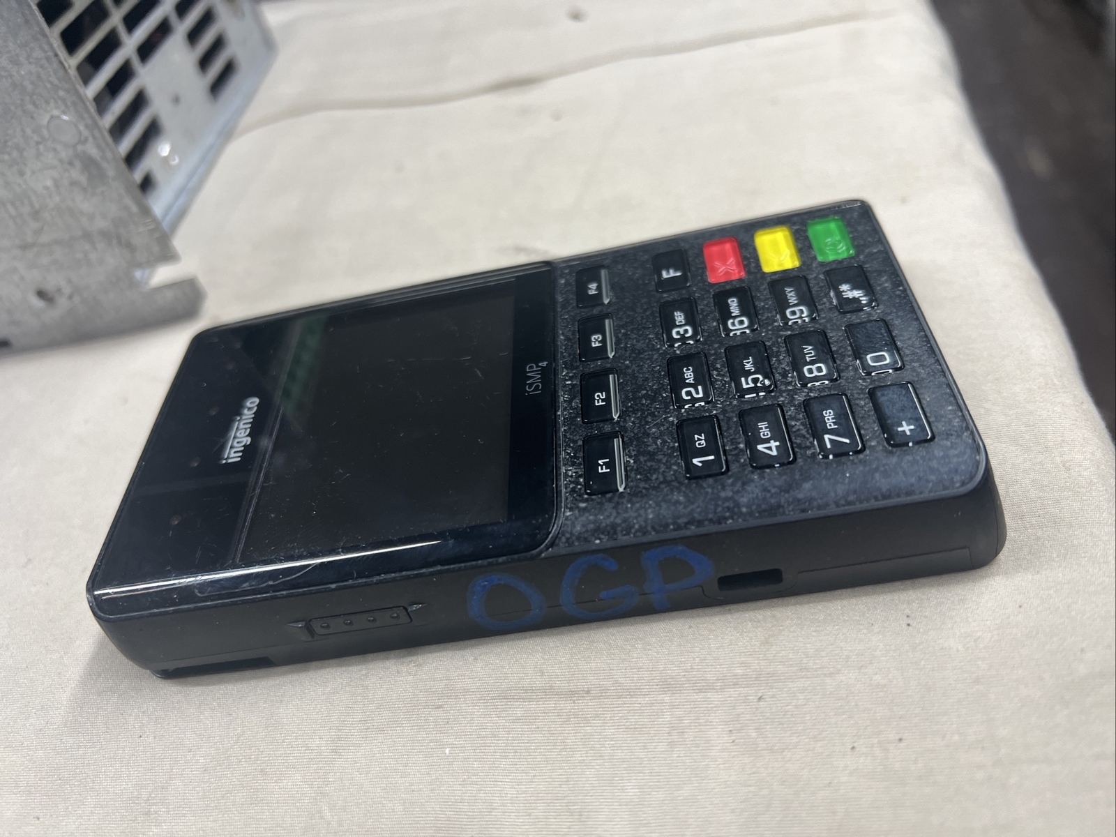 Ingenico iSMP4 Mobile POS Credit Card Reader (iOS compatible) IMP657-11T3555C