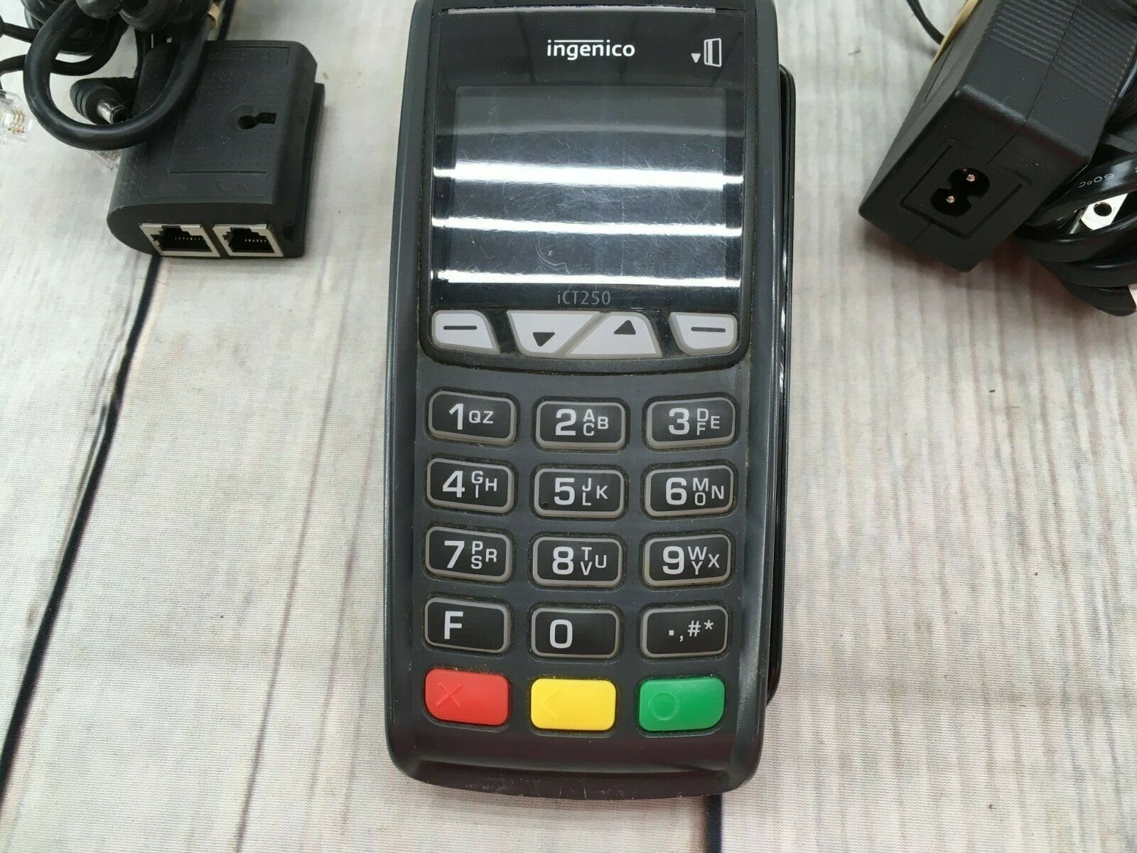 Ingenico iCT250 Credit Card Terminal Reader w/ Cords **READ**