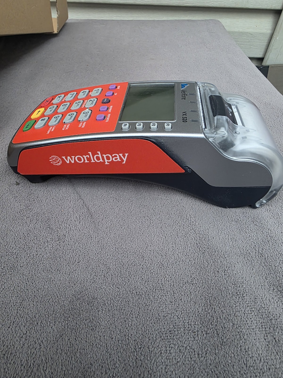 Verifone VX520 EMV Credit Card Terminal M252-653-A3-NAA-3 w/ Cables & Manual