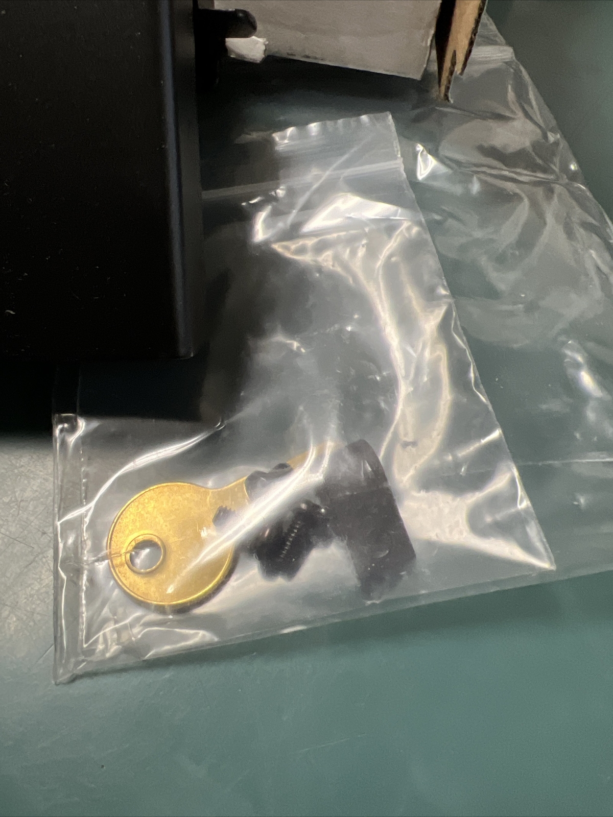 ENS 367-3048-B REAR-LOCKING, ADD ON KIT W/ A-KEY VERIFONE MX915