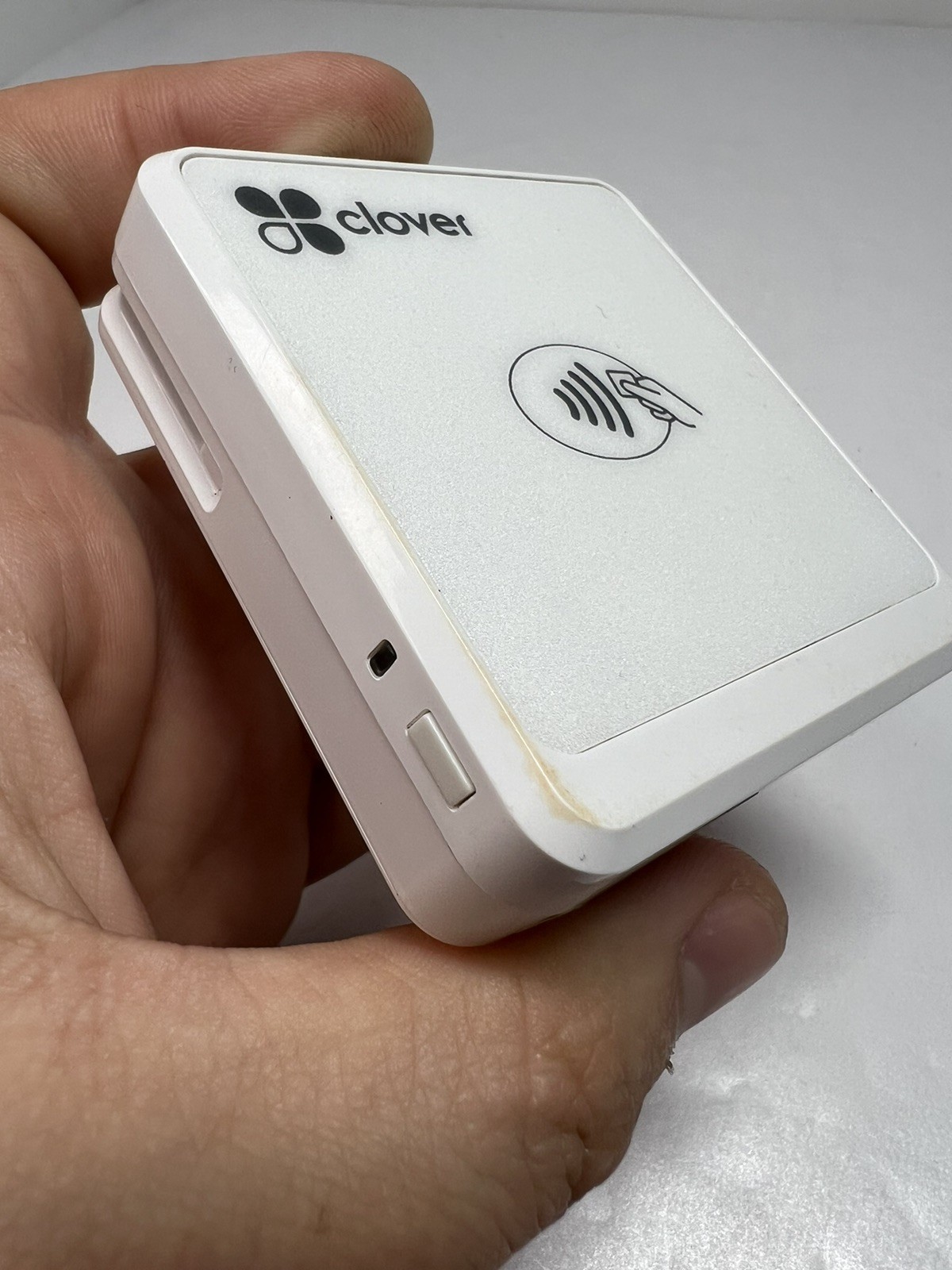 Clover Go RP457 A Contactless + Chip + Swipe Card Reader in White – Used