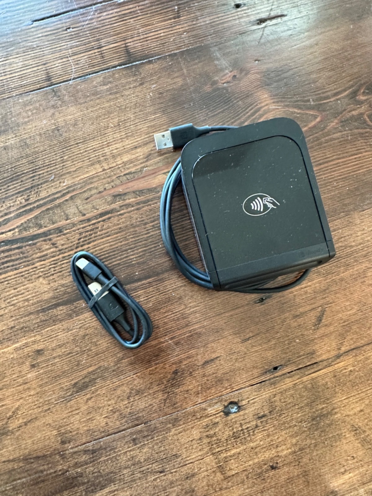 Shopify Tap & Chip S1801 Card Reader With Dock S1802 with iPad stand included!!