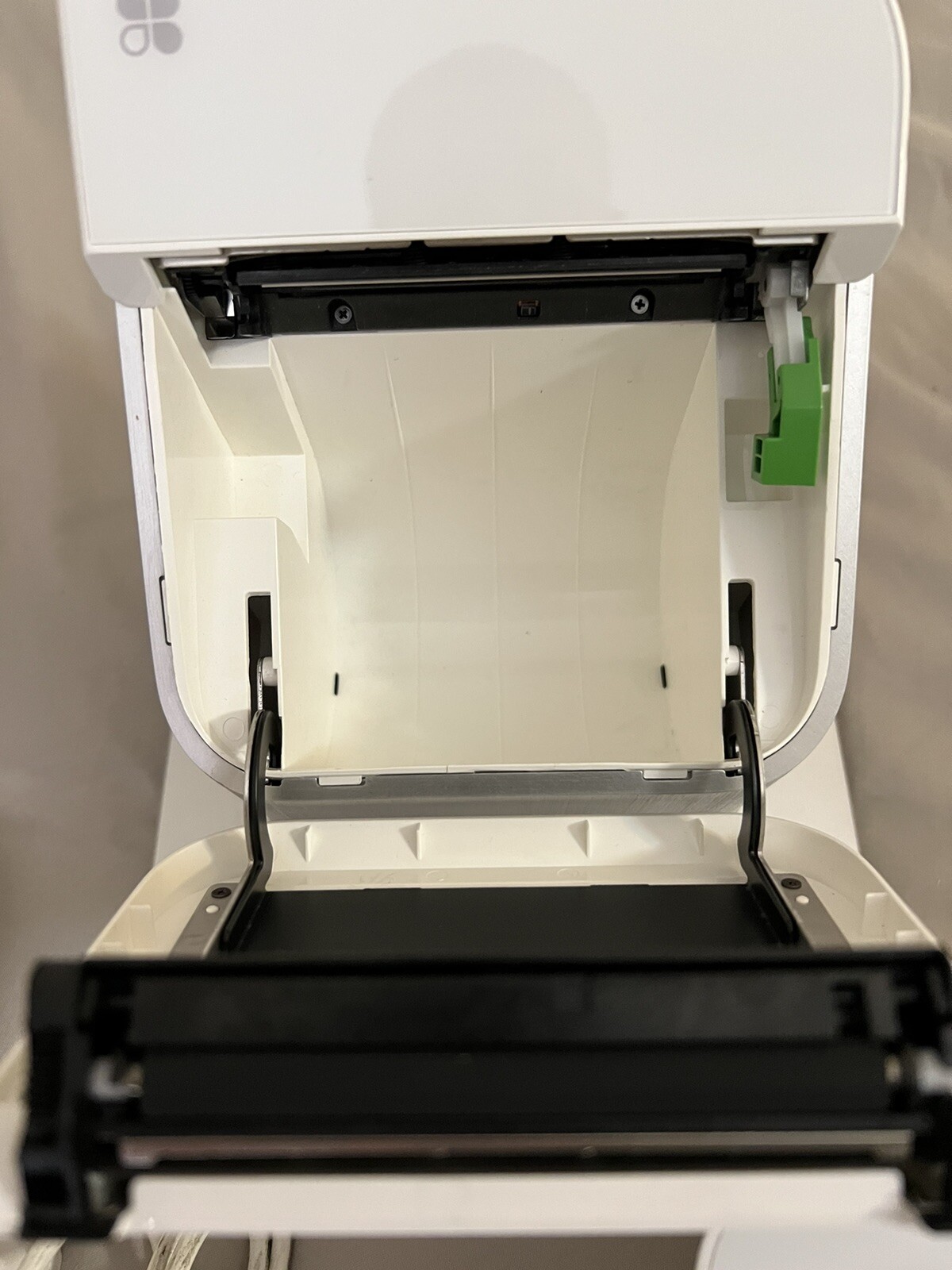 CLOVER POS 1.0 C100 SYSTEM POINT OF SALE STATION – Locked ￼