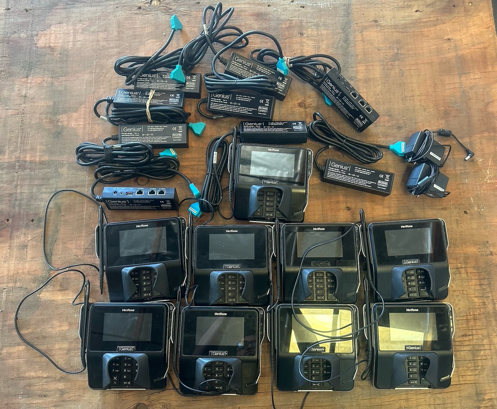 Lot 9 VERIFONE MX915 TERMINAL+ GENIUS CUSTOMER ENGAGEMENT PLATFORM + 2 Adapters