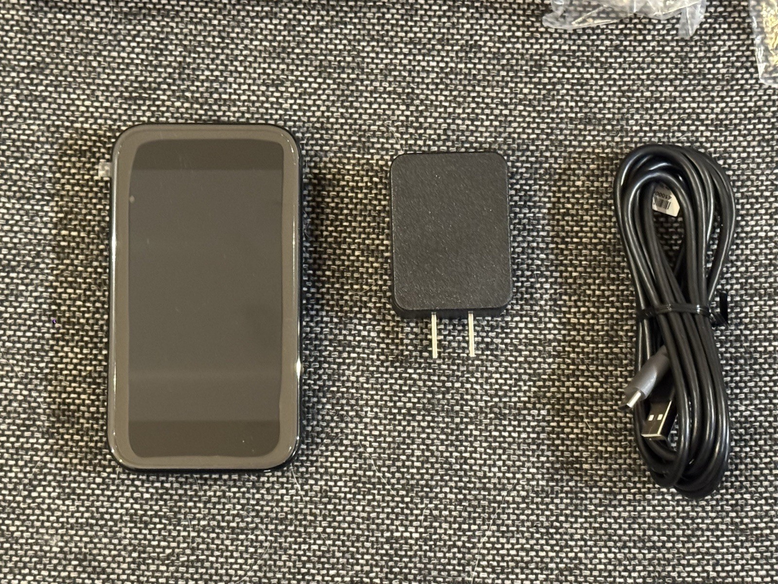 Adyen AMS1 Point of Sale Credit Card Terminal Wireless w/Charger 10517006 S1AMS1
