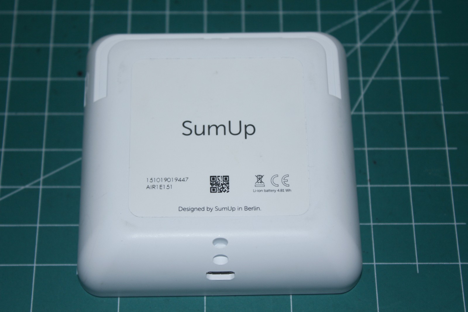 SUMUP CARD TERMINAL READER -PORTABLE ALL IN 1. READ THE DESCRIPTION. UNTESTED.