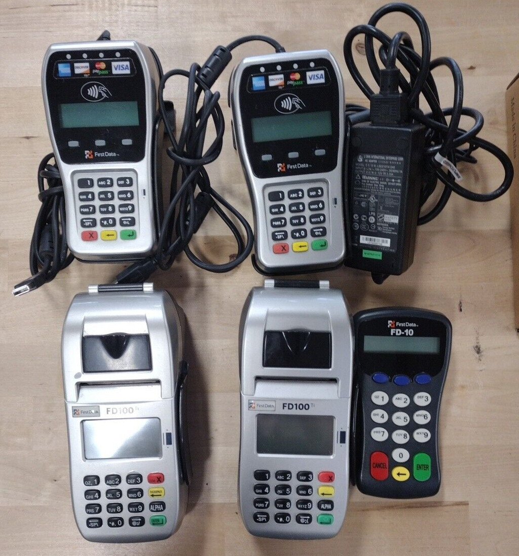 (2) First Data FD100ti Credit Card Machines & Pin Pad FD35 1 power cord