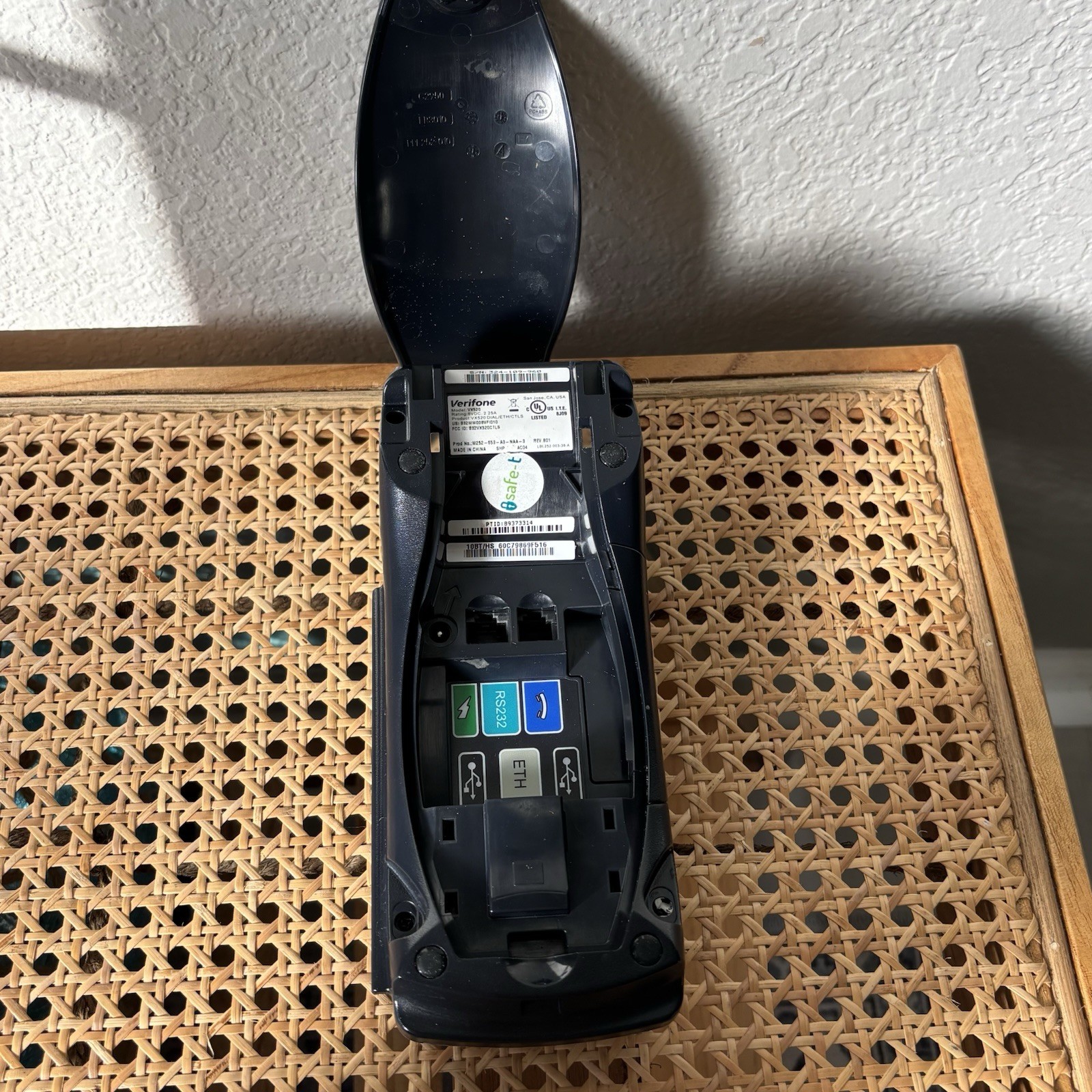VeriFone VX520 Silver/ Black, LCD Screen POS Credit Card Terminal Tested No Cord