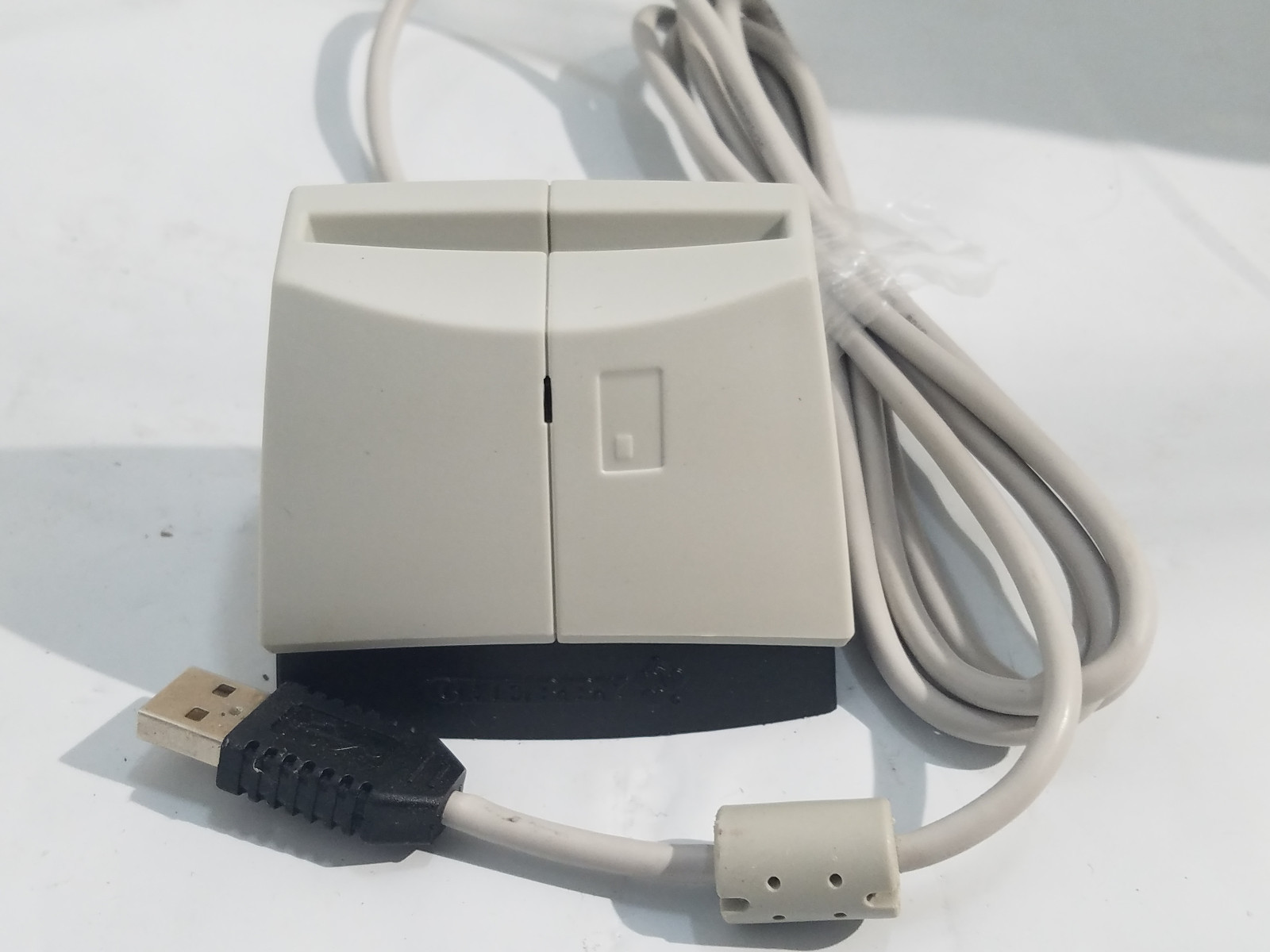 CHERRY SmartTerminal ST-1144 – SMART card reader – USB 2.0 – white (top), black