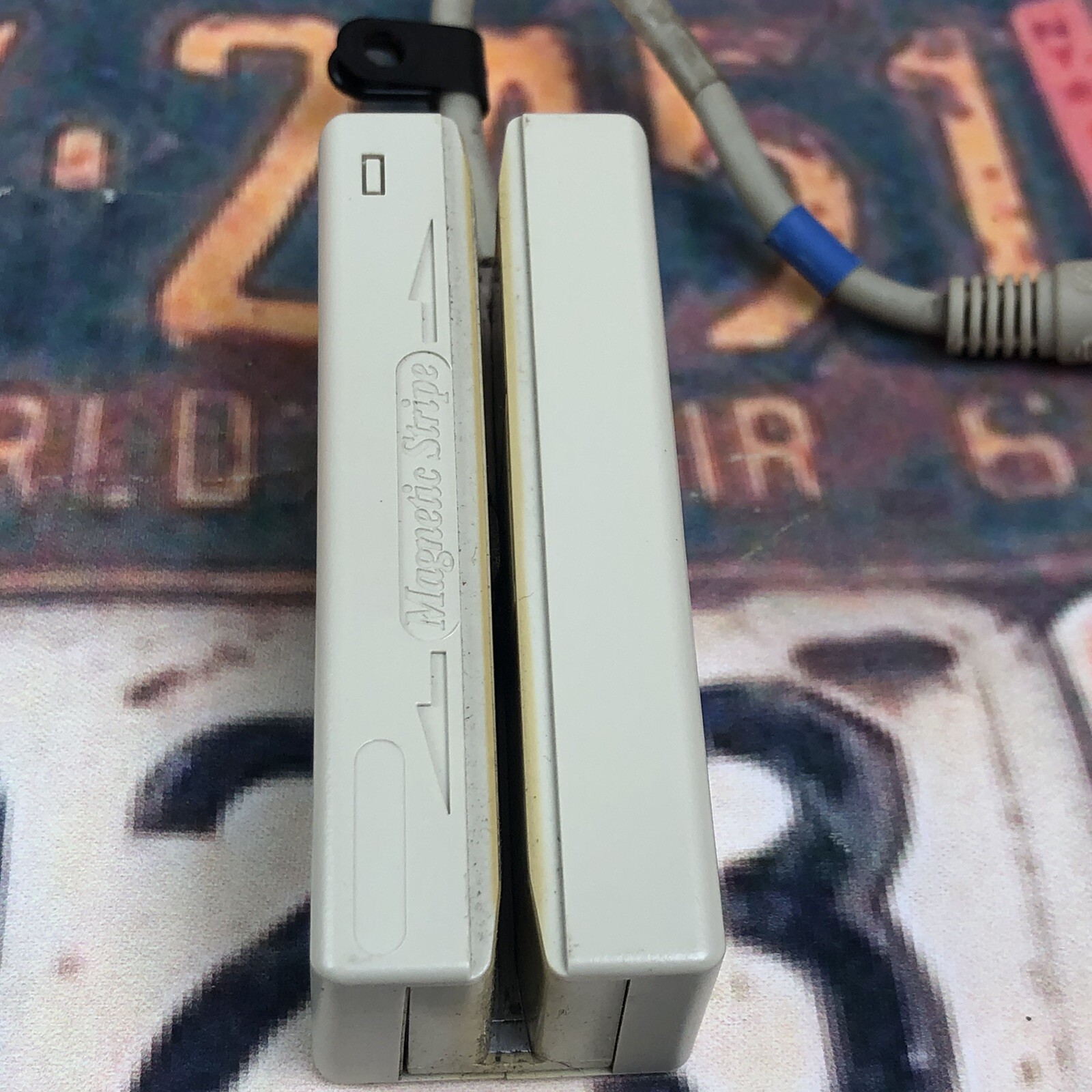 PAR3339-12U – ID Tech MiniMag Card Reader – Beige