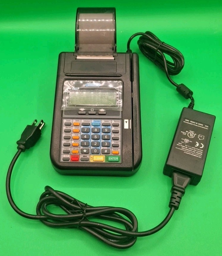HYPERCOM T7Plus Credit Card Reader Terminal W/ Paper/Power Supply 010218-012 ZK