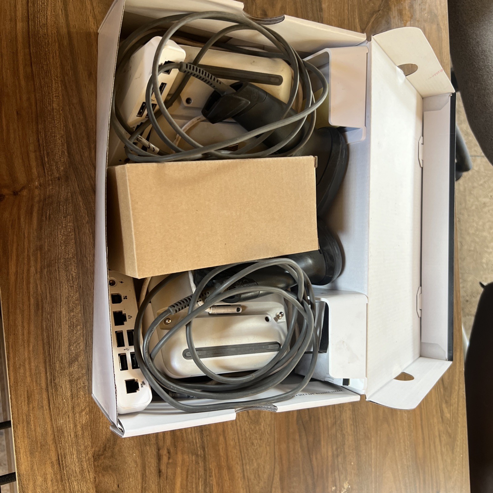 Clover Mini C302U POS System (Wi-Fi + Cellular) with USB Hub Excellent Condition