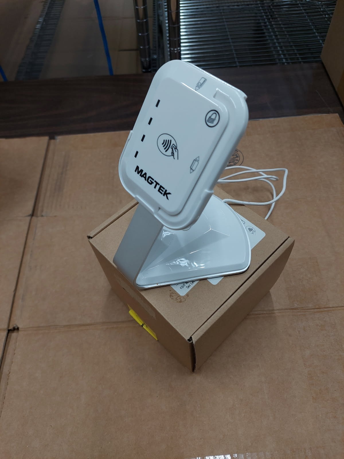 MagTek tDynamo (Gen 1) EMV/Swipe/NFC Card Reader w/Stand – 21079821