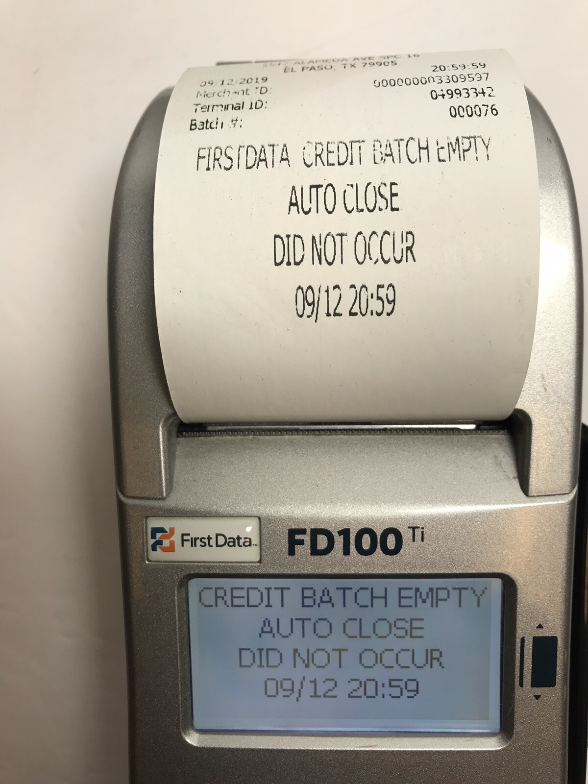 First Data FD100ti Credit Card Machine p/n 001642020 NO Power Supply