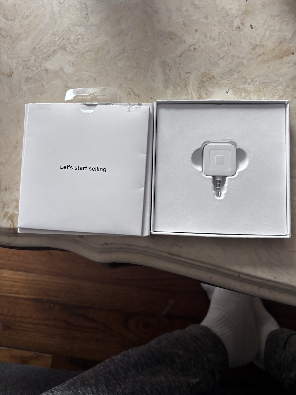 Square A-PKG-0206-01 Credit Debit Card Reader, White for Apple iPhone/Android