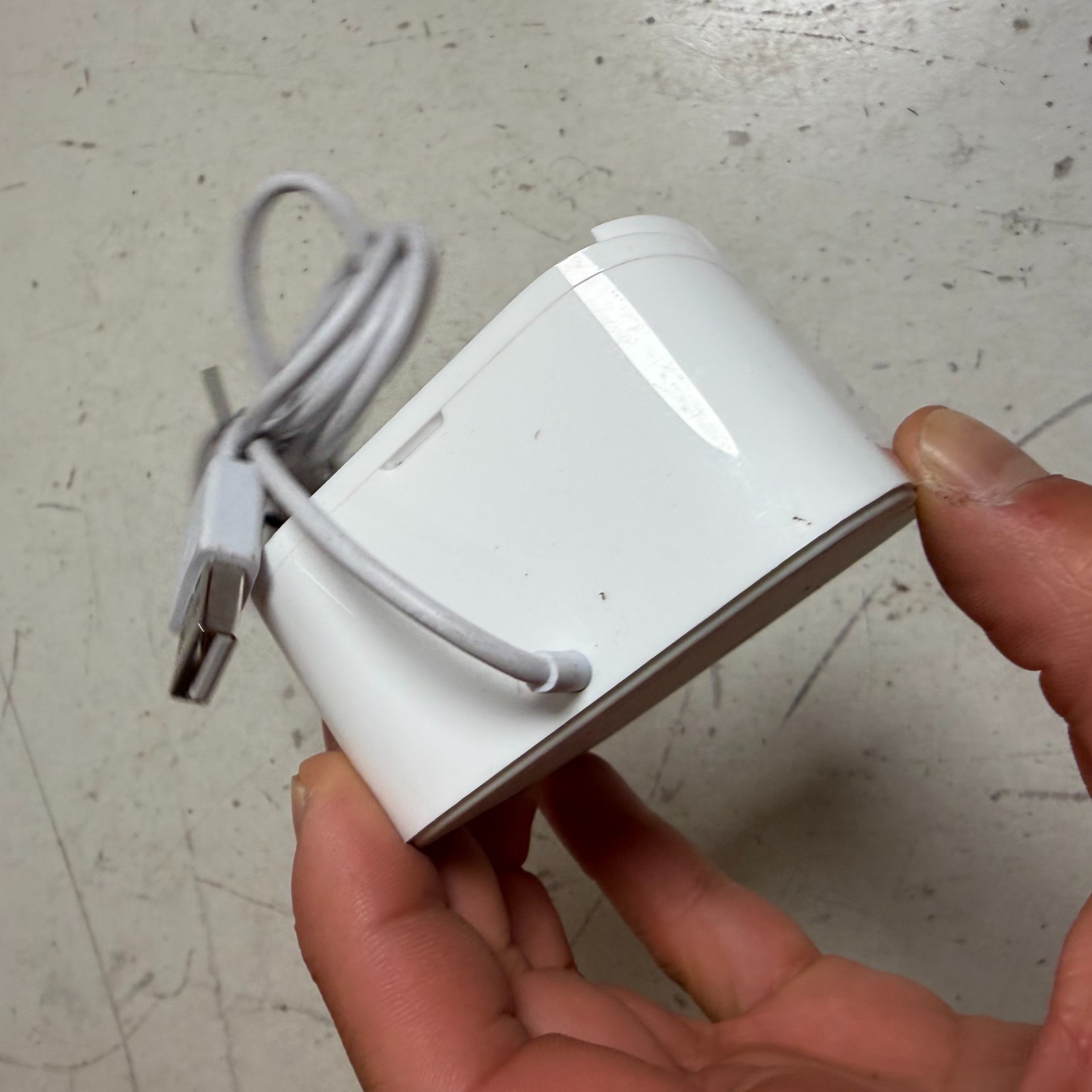 Square White 2nd Generation Contactless and Chip Reader Dock with USB Cable