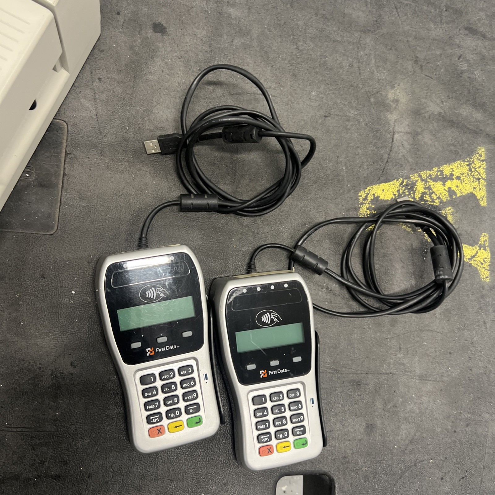 First Data FD-35 Pin Pad Credit Card Reader Apple Pay Swipe Chip ~ Lot Of 2