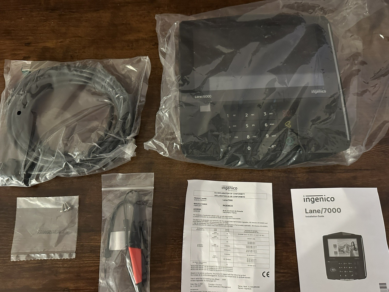 Ingenico Lane 8000 LAN800-USSCN30A Credit Card Terminal w/ Havis Mount