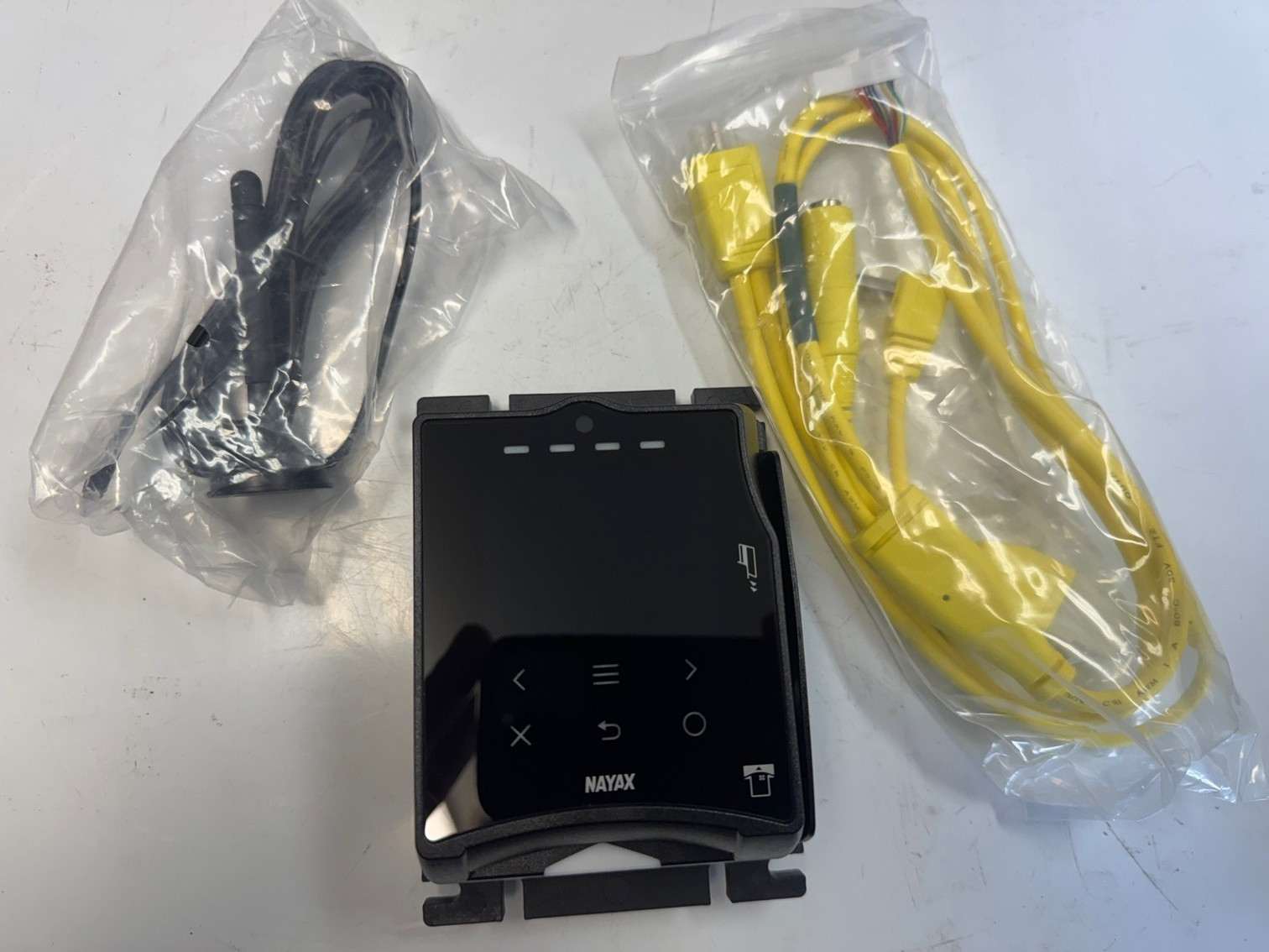 Nayax VPOS Touch Credit Card Reader w/ power cord and antenna **TRANSFERABLE**