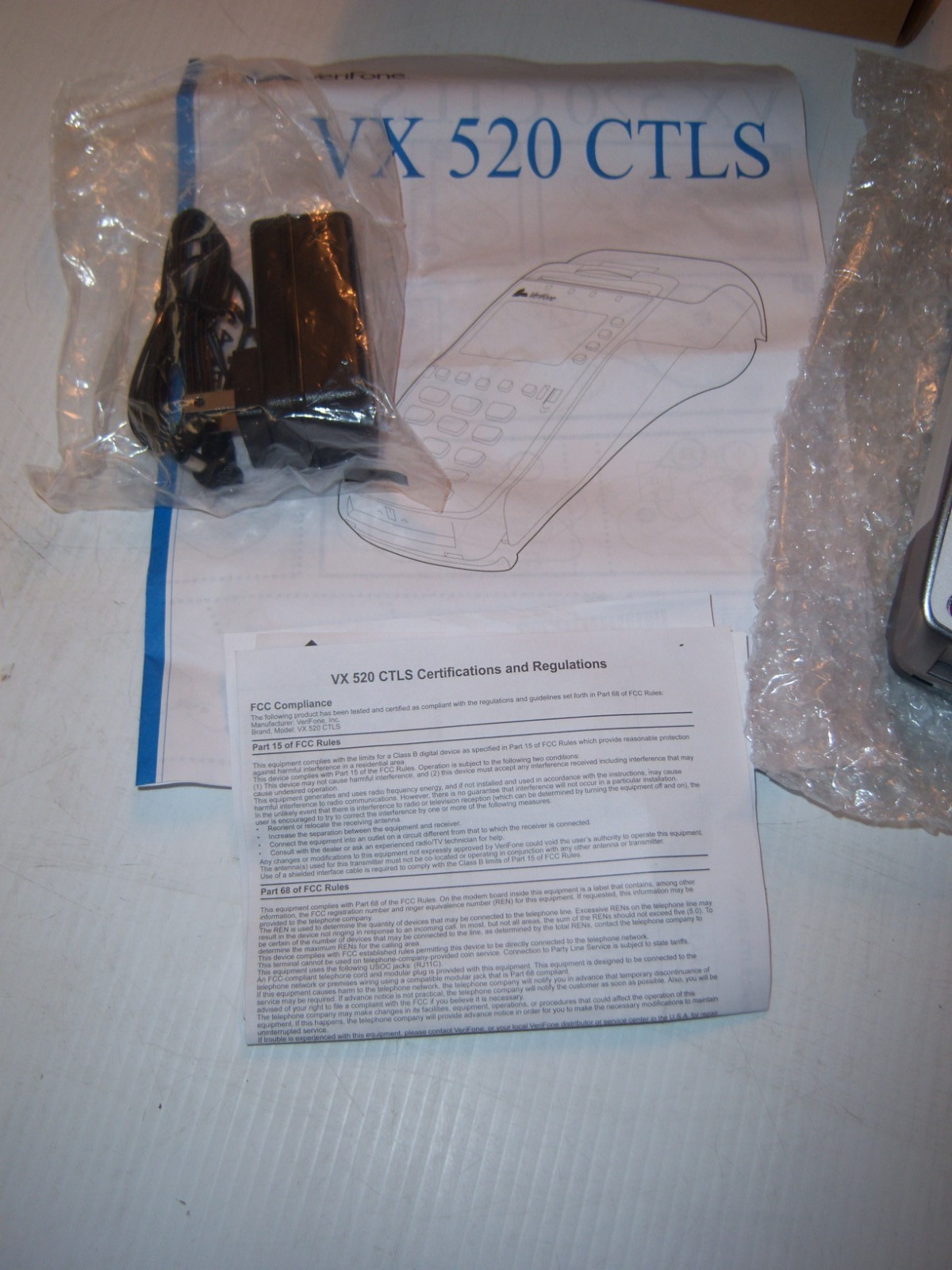 Verifone VX520 CTLS credit card reader