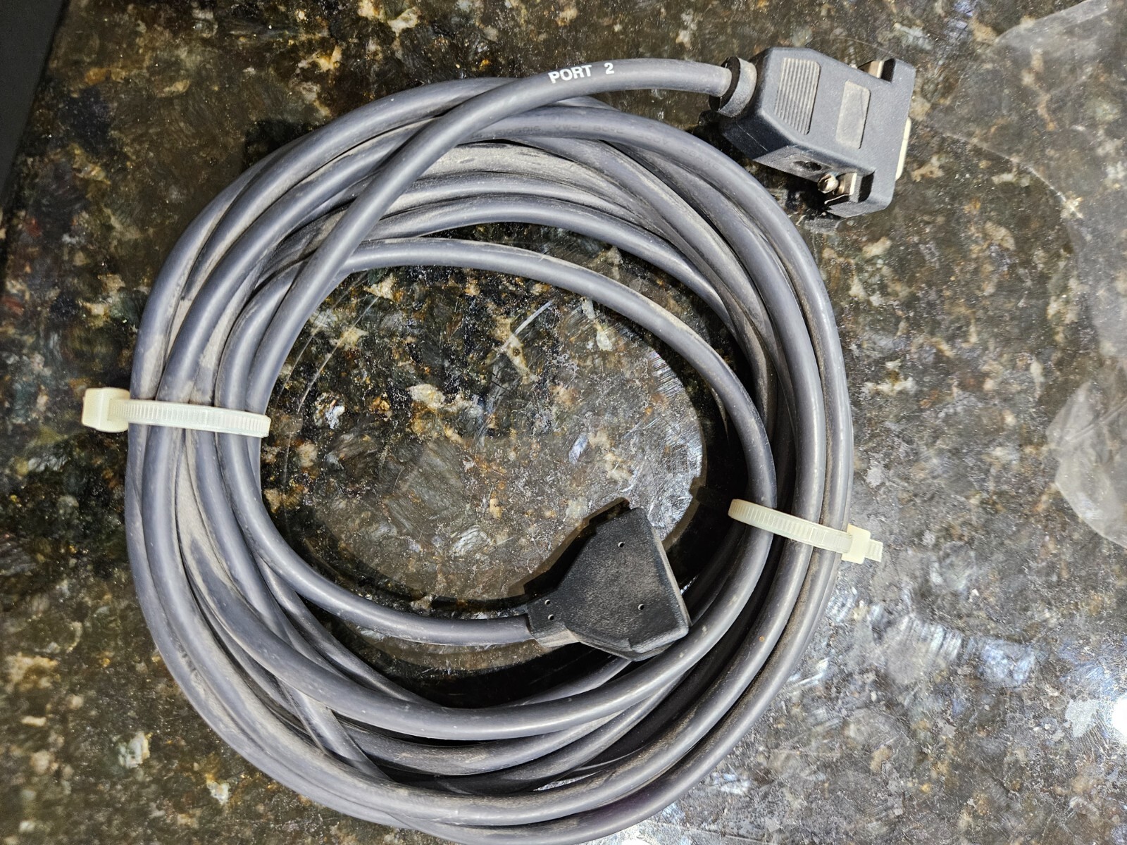 Verifone – 23081-05 Rev A- Verifone, Cable 5 Meter Data Cable