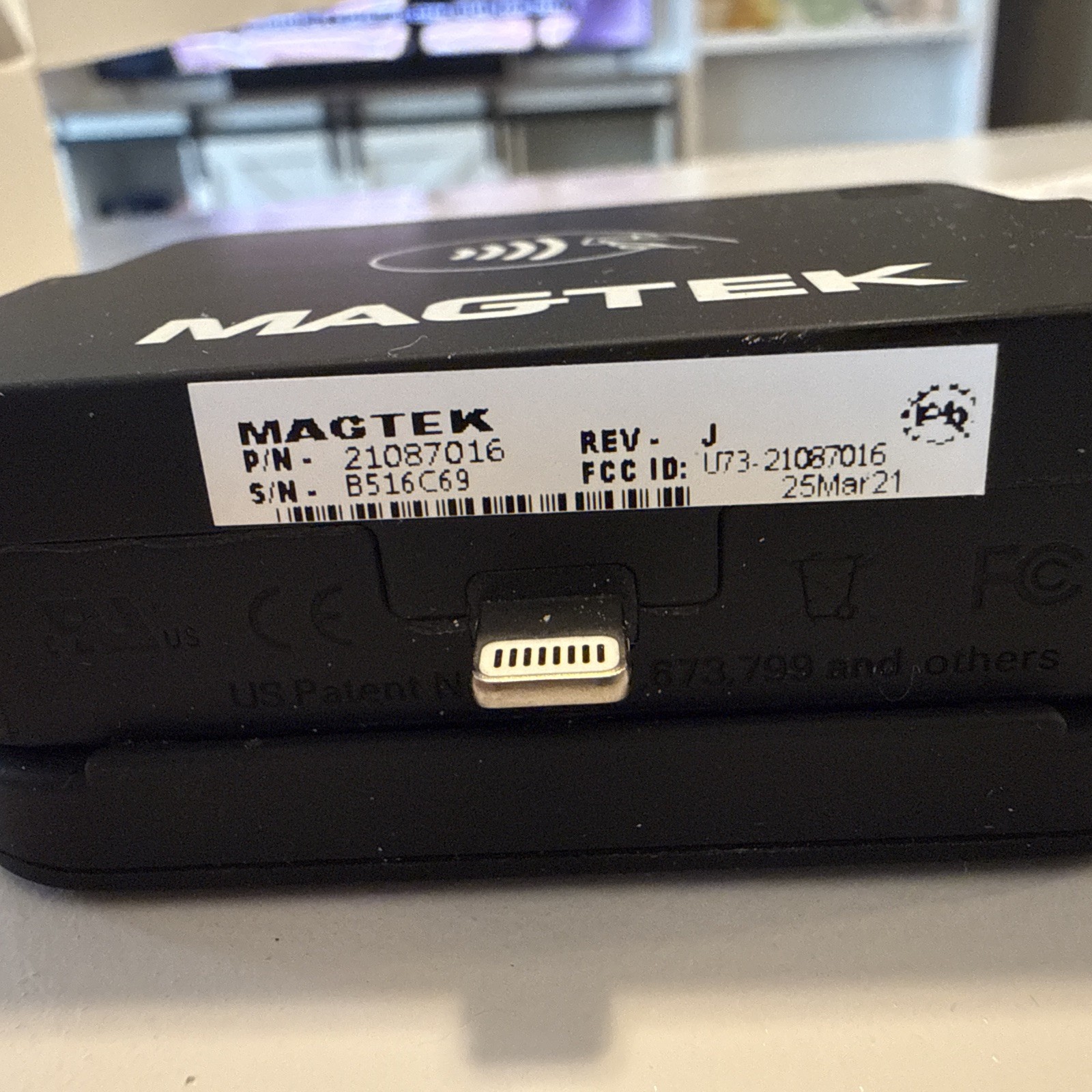 Magtek 21087023 iDynamo 6 Secure Mag/EMV Chip Mobile USB-C Credit Card Reader
