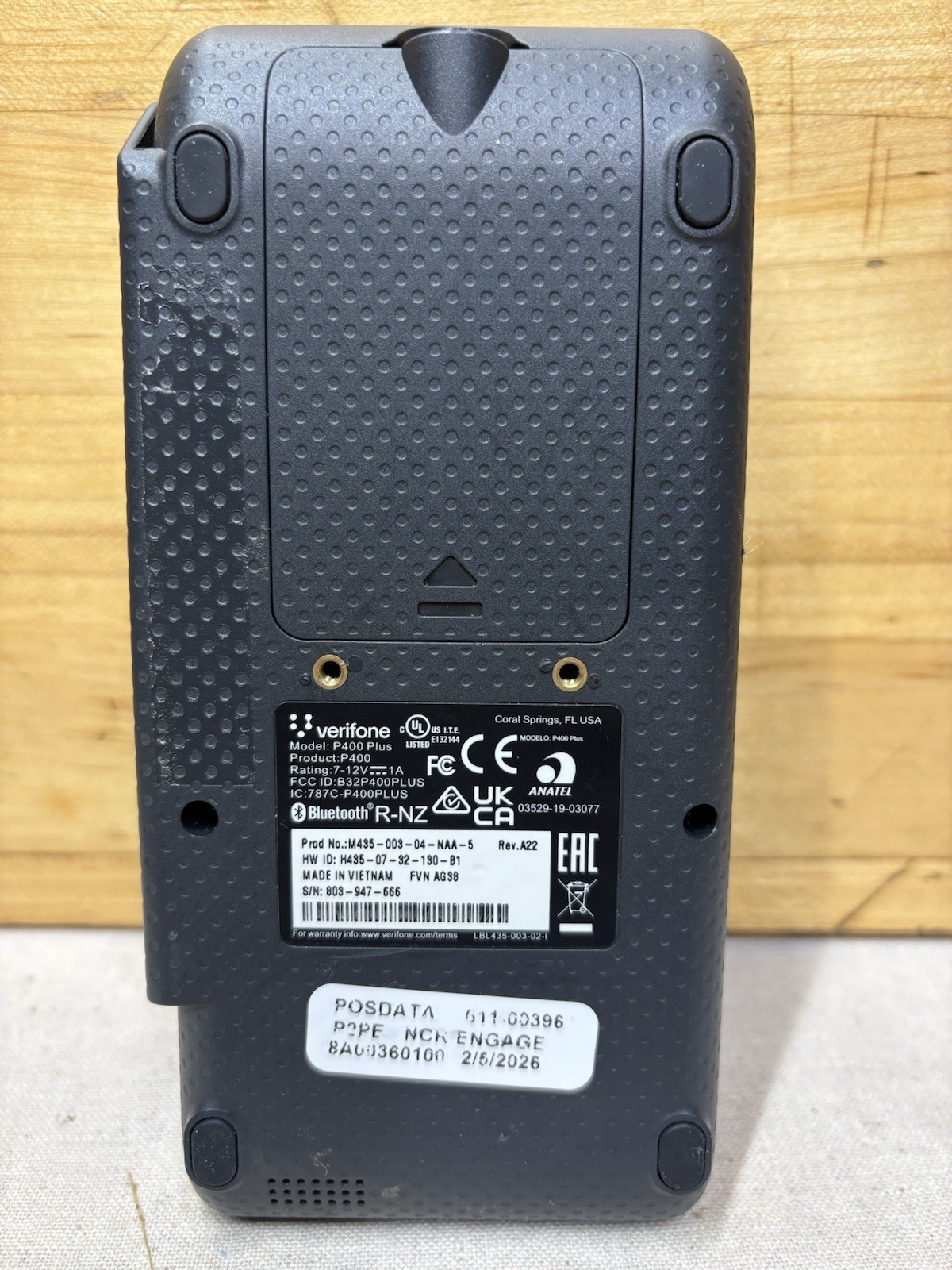 Verifone P400 Plus M435-003-04-NAA-5 + Stripe test card, ethernet attachment