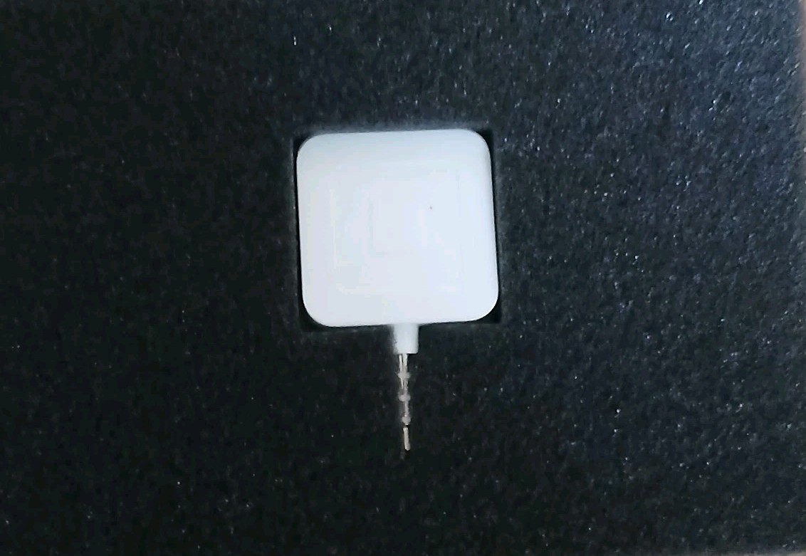 SQUARE Mobile 3.5mm Jack Card Reader Swipe Payment Apple Android