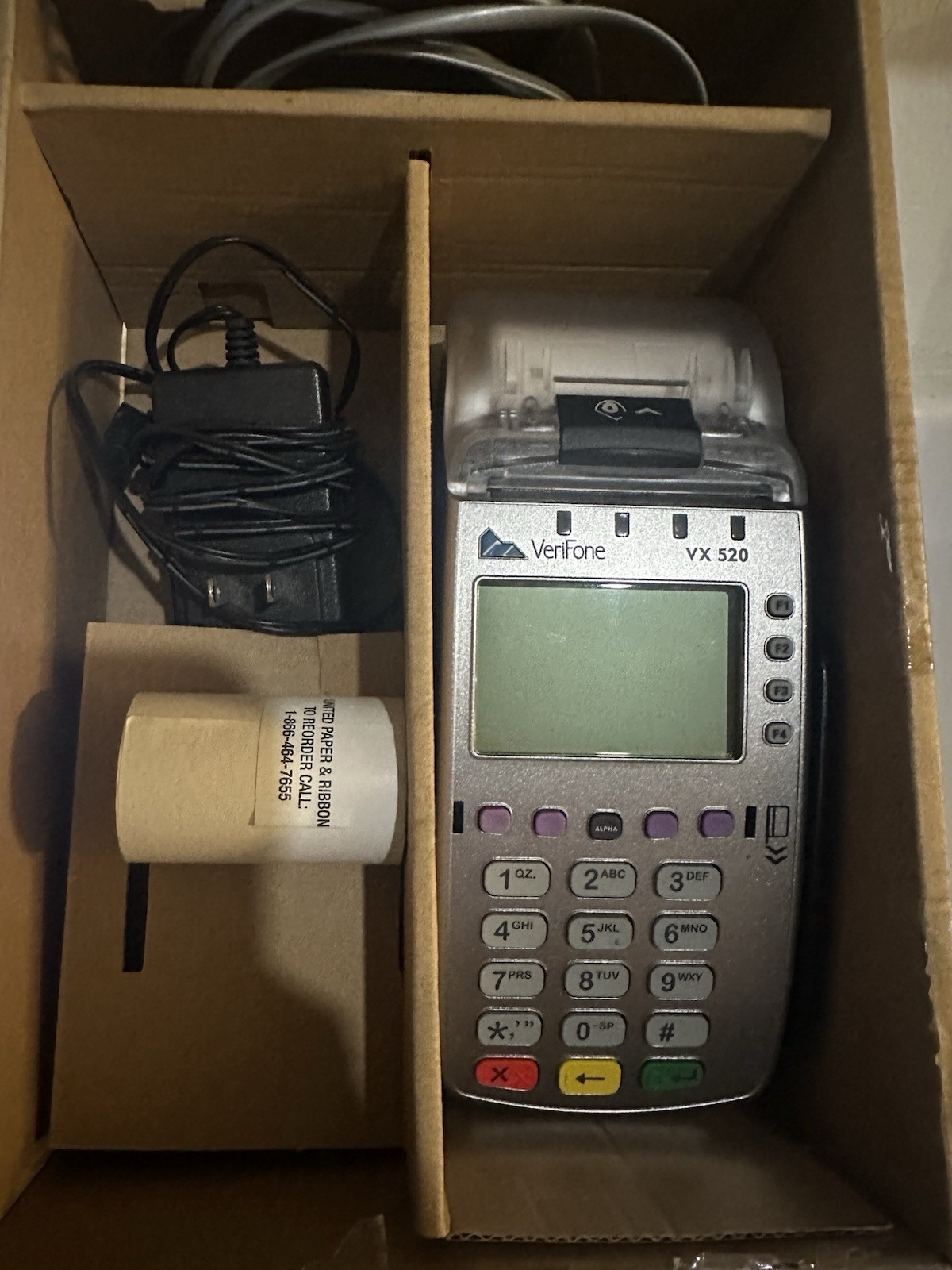 Verifone VX520 POS Credit Card Reader Machine w Print Paper Cords Hardly Used