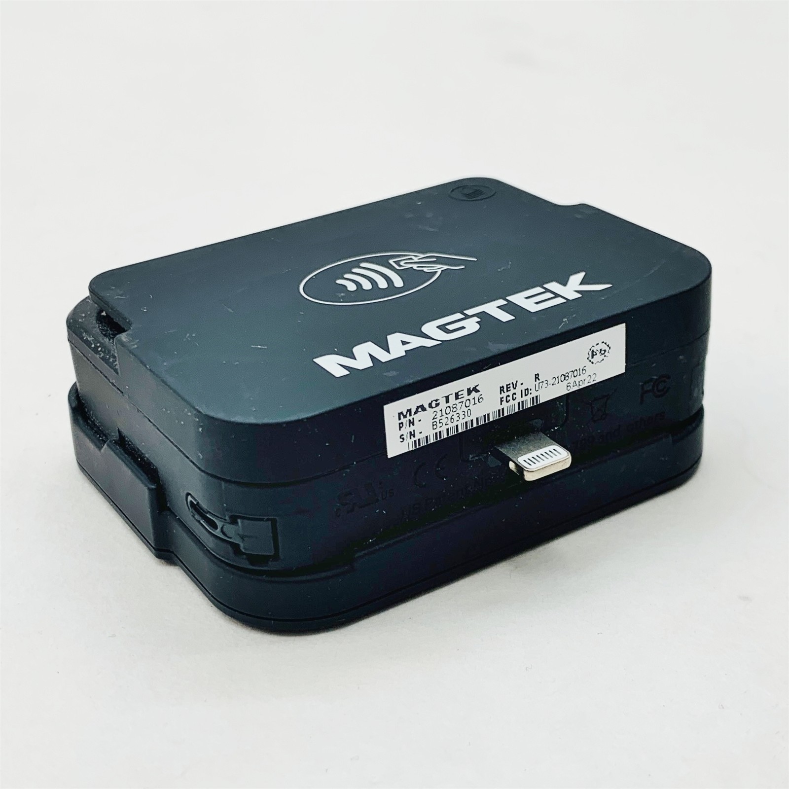 Magtek 21087016 iDynamo 6 Secure Mag/EMV Mobile iOS Lightning Credit Card Reader