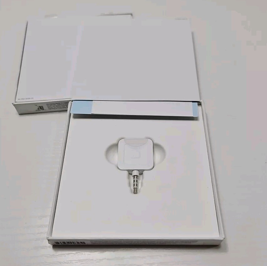 Square A-PKG-0206-01 Credit Debit Card Reader – White for Apple iPhone and…