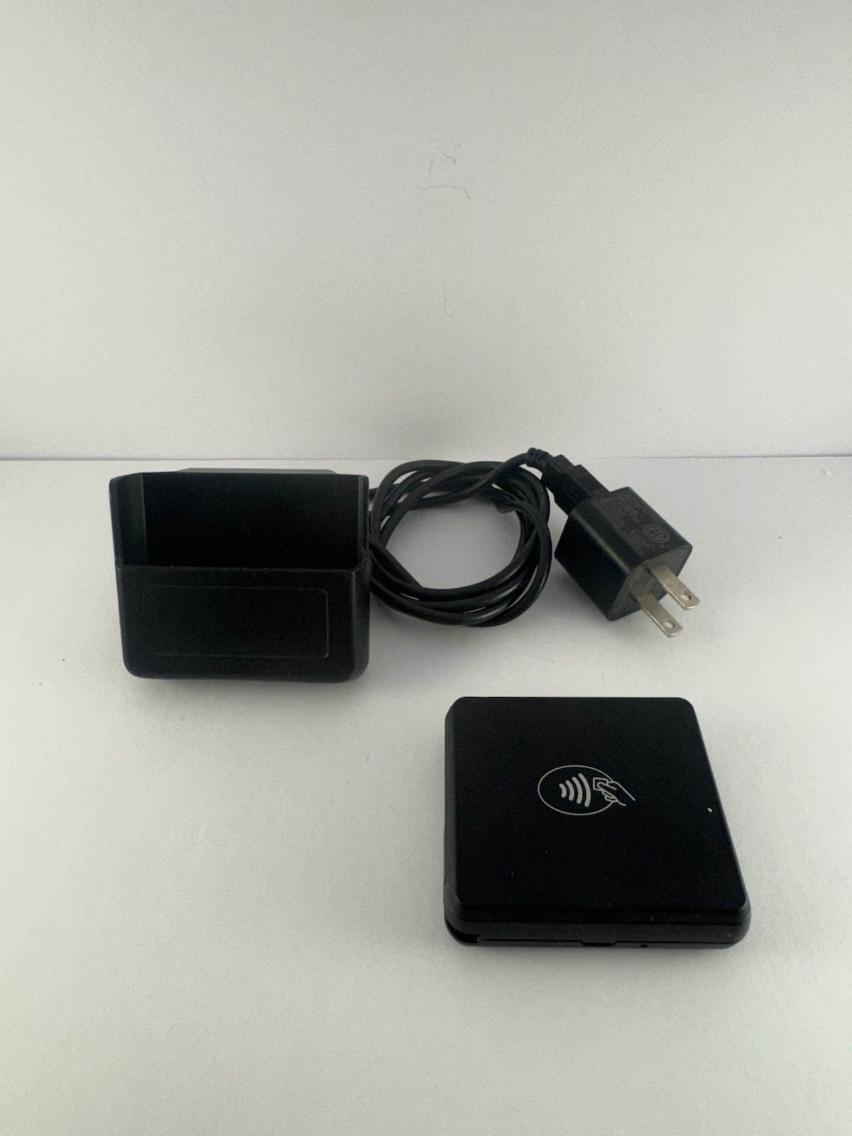 BBPOS CHB2A Chipper 2X BT Bluetooth NFC Card Reader 2AB7X-CHB2X W/ Dock