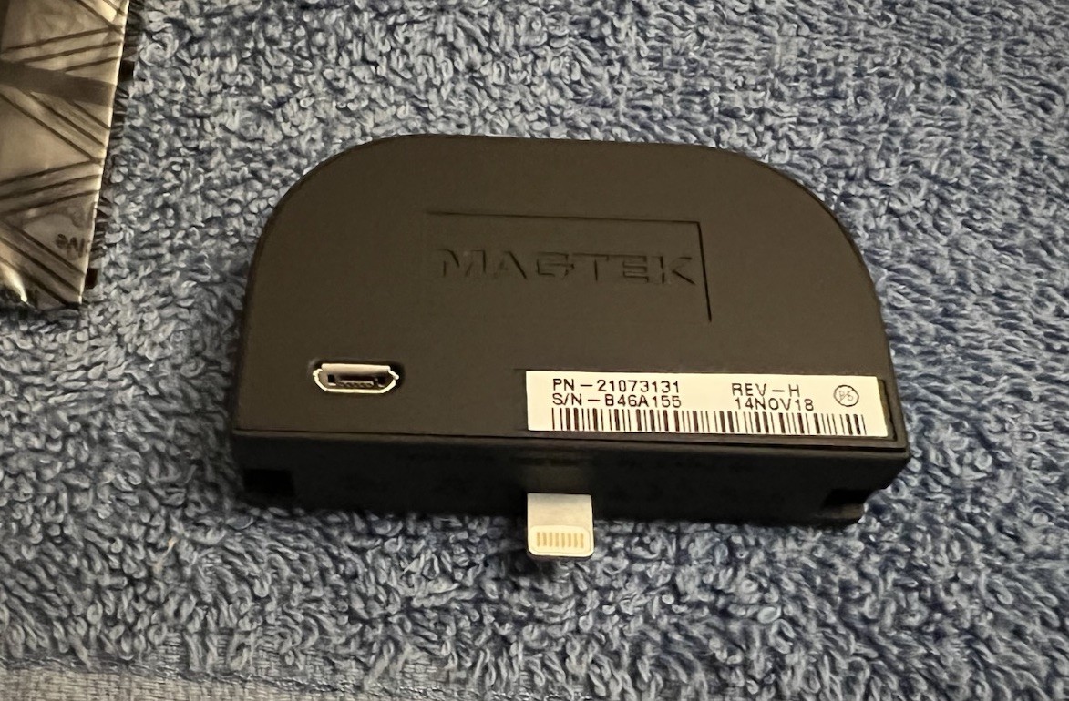 Magtek Magnesafe iDynamo 5 iPhone & iPad Credit Card Reader w/Adapters 21073131