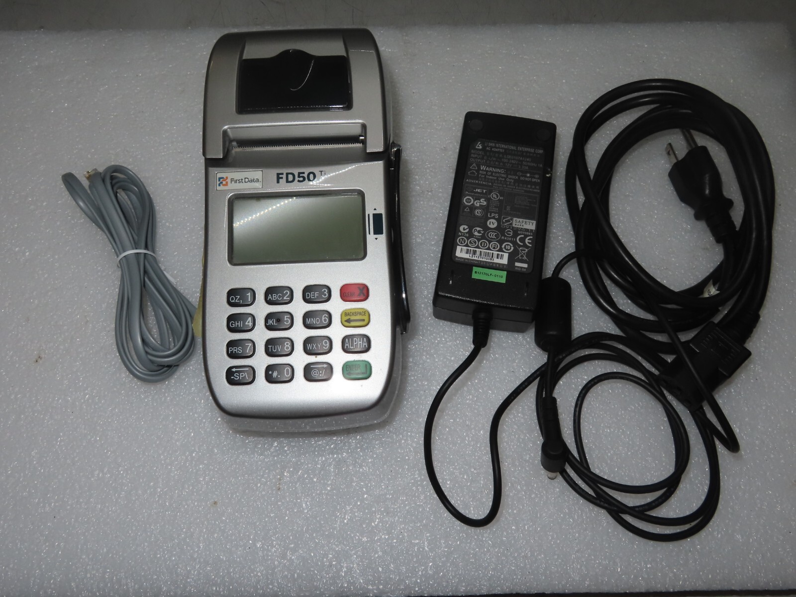 First Data FD50 Credit Card Terminal With Power Cords – Excellent