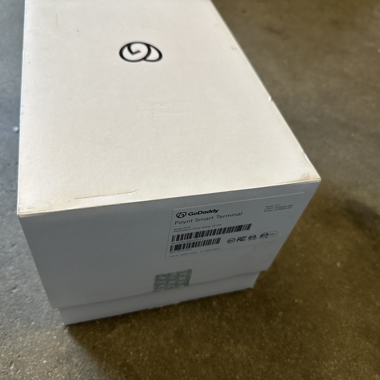 GoDaddy POYNT PST3 Smart Terminal Card Reader – New In Box Read Description