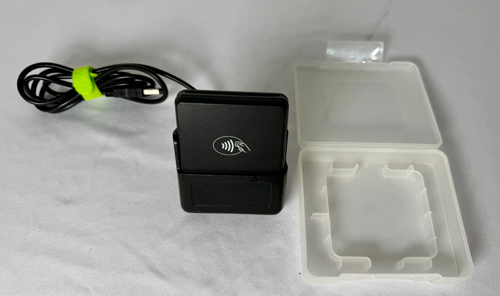 BBPOS Chipper 2X BT Bluetooth Card Reader w/Charging Dock