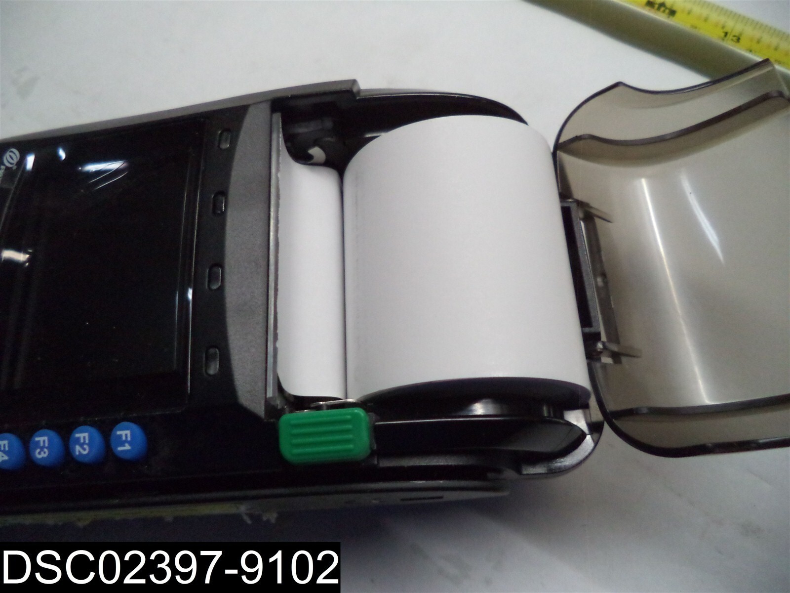 SCRATCHED: M252-103-03-NAA-3 Verifone VX520 Dial Up Terminal- Model