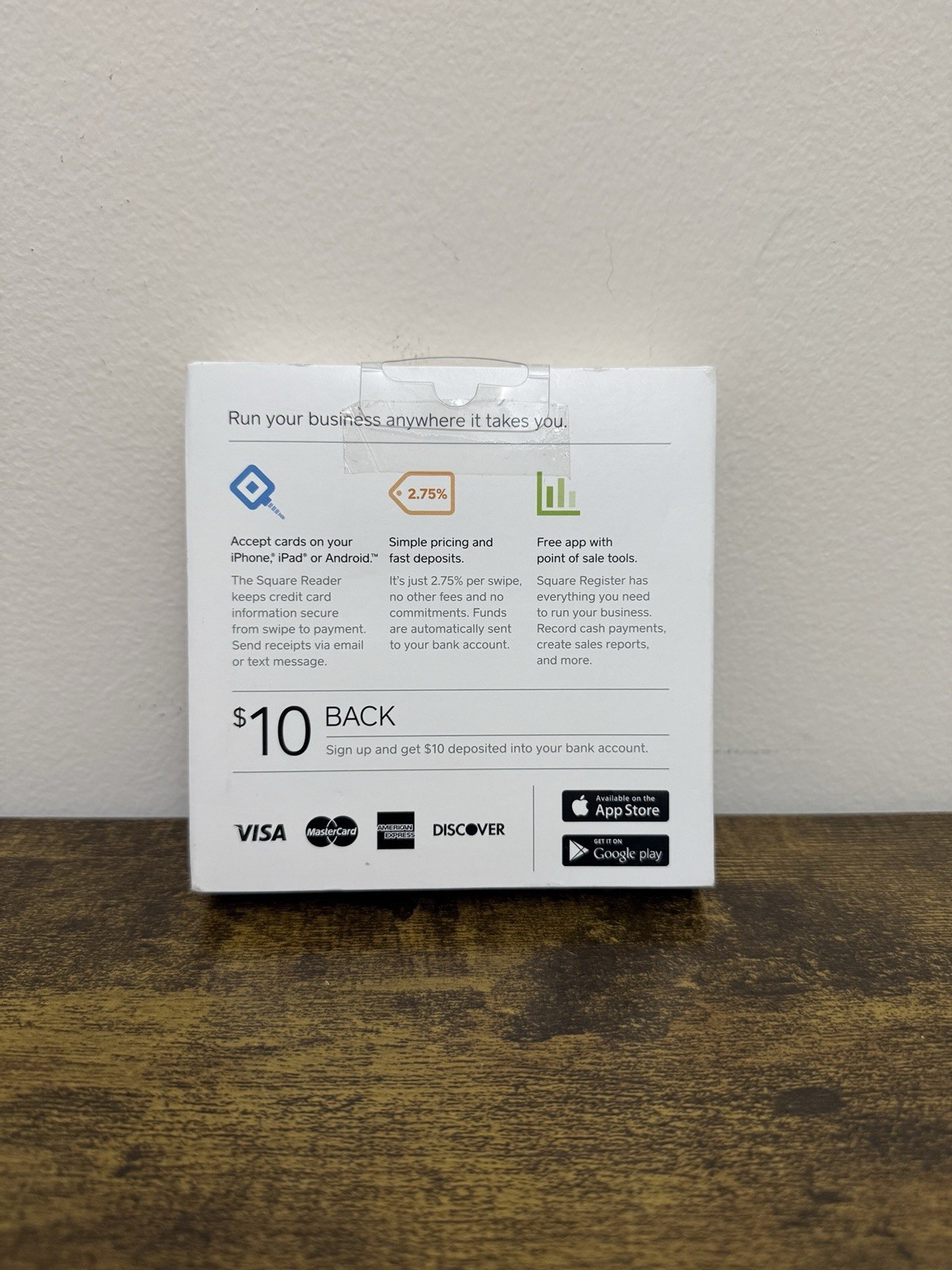 Square Credit Debit Card Reader Charge Mag Stripe Apple & Android Compatible NEW