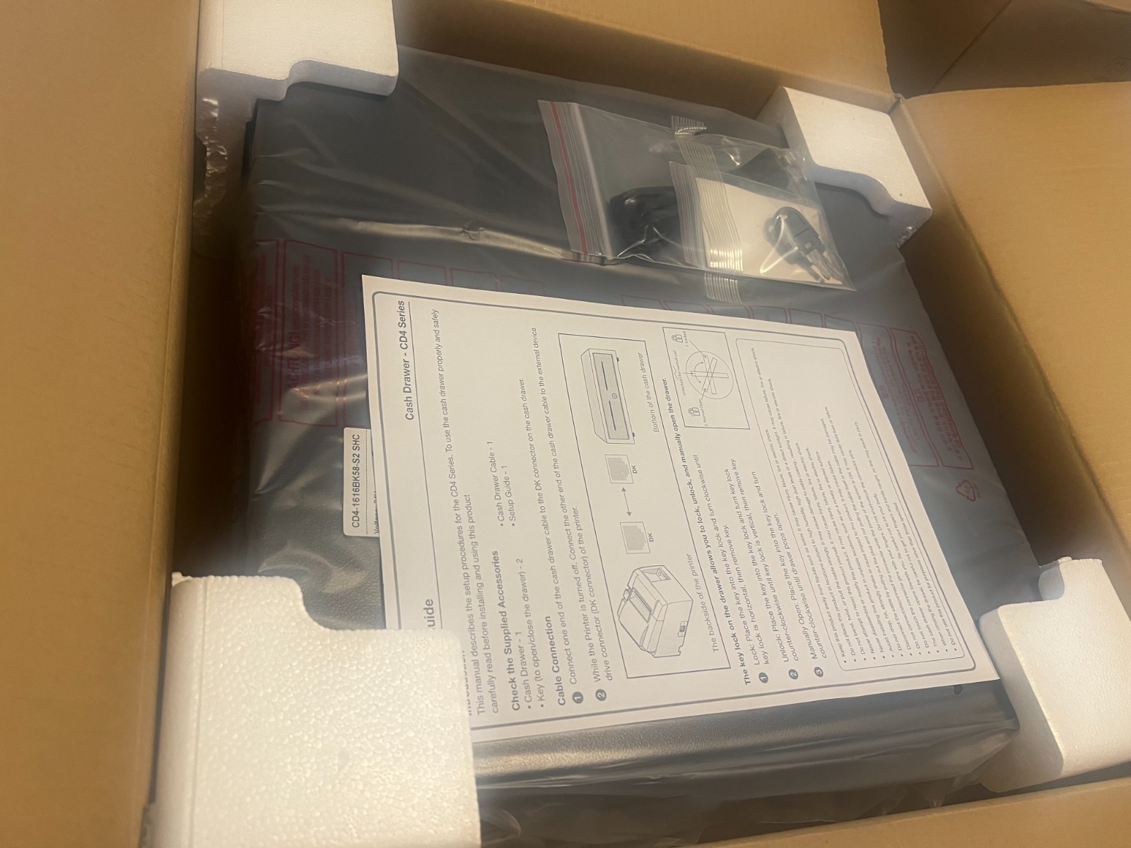 Square POS bundle- Register, receipt printer, and cash box with 2- keys.