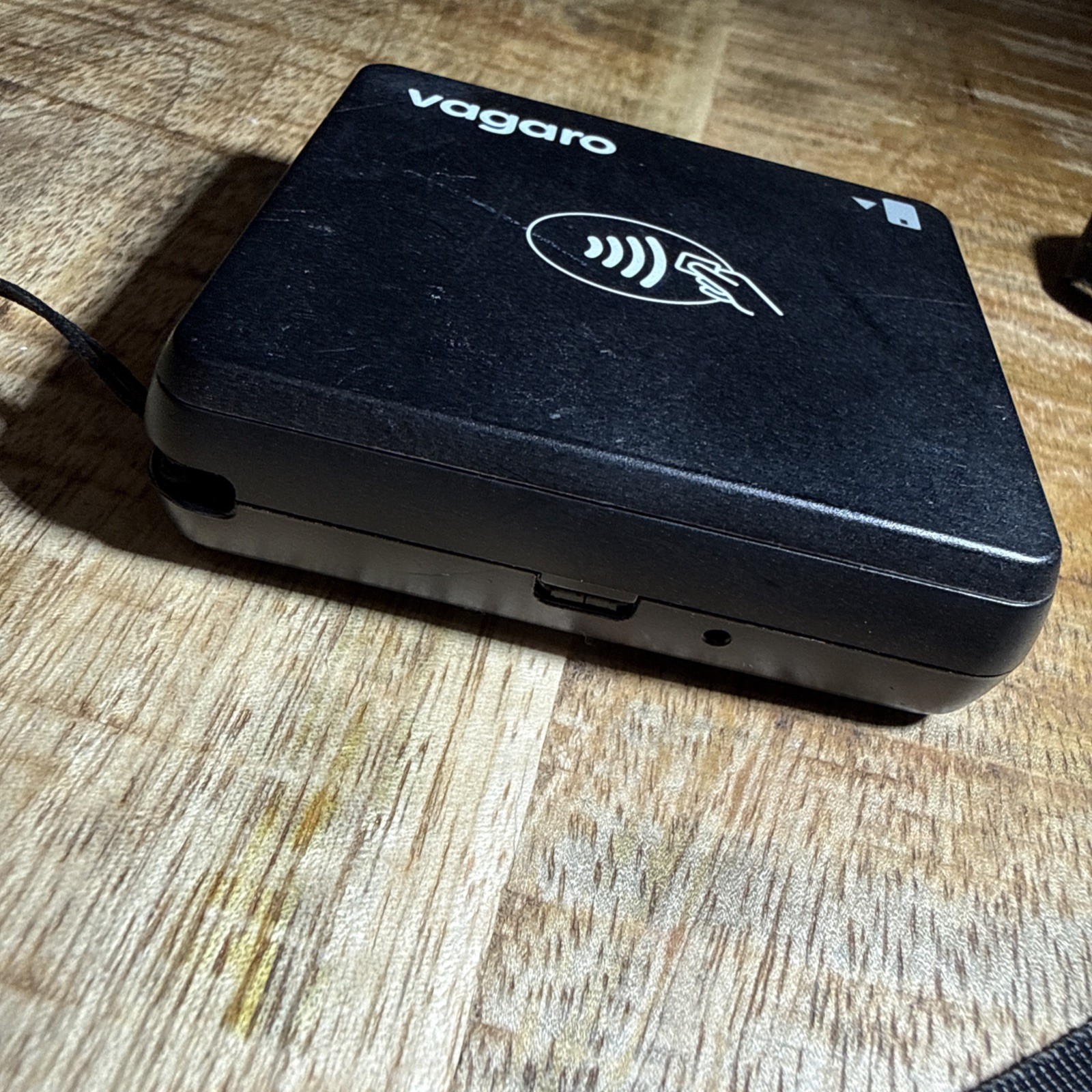 Vagaro Chipper 3X BT BBPOS Bluetooth Credit Card Reader NFC Apple Pay Chip Swipe