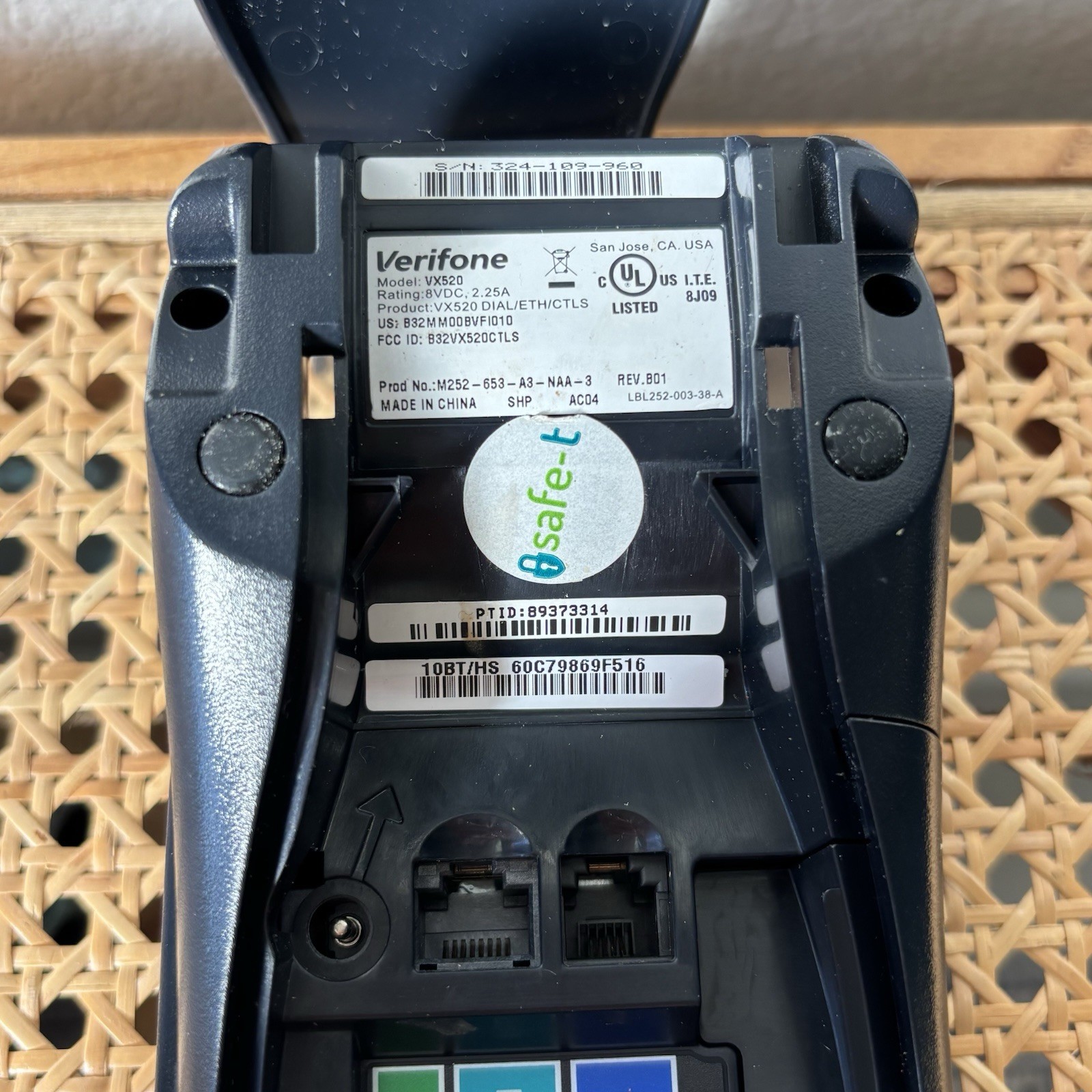 VeriFone VX520 Silver/ Black, LCD Screen POS Credit Card Terminal Tested No Cord