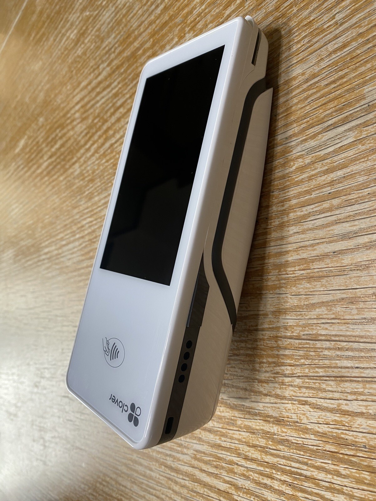 Clover Flex K400 wireless credit card terminal with Cradle and Charging Adapter