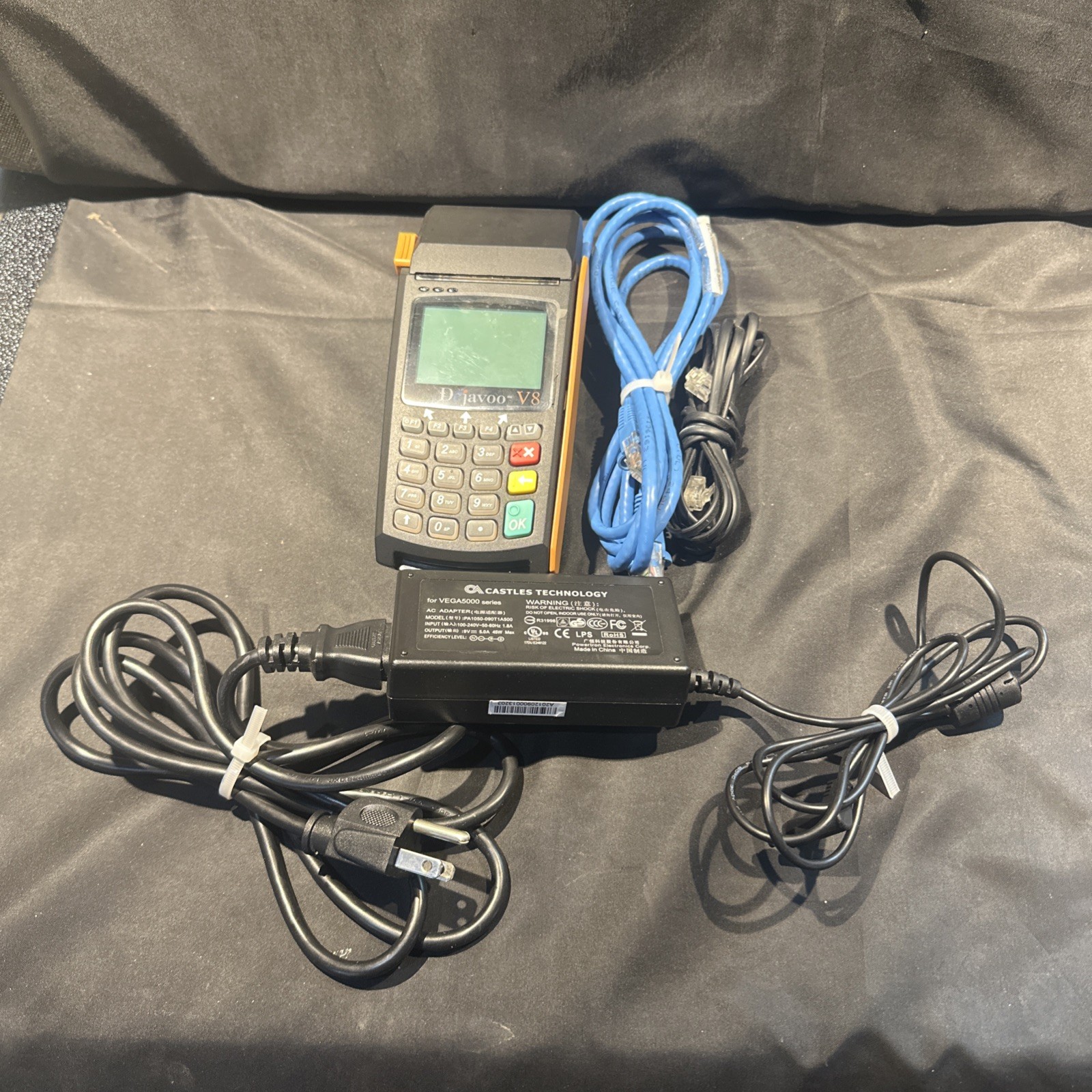 SHIPS FREE Dejavoo V8 Credit Card Terminal With VEGA5000 Base + Cords Powers On