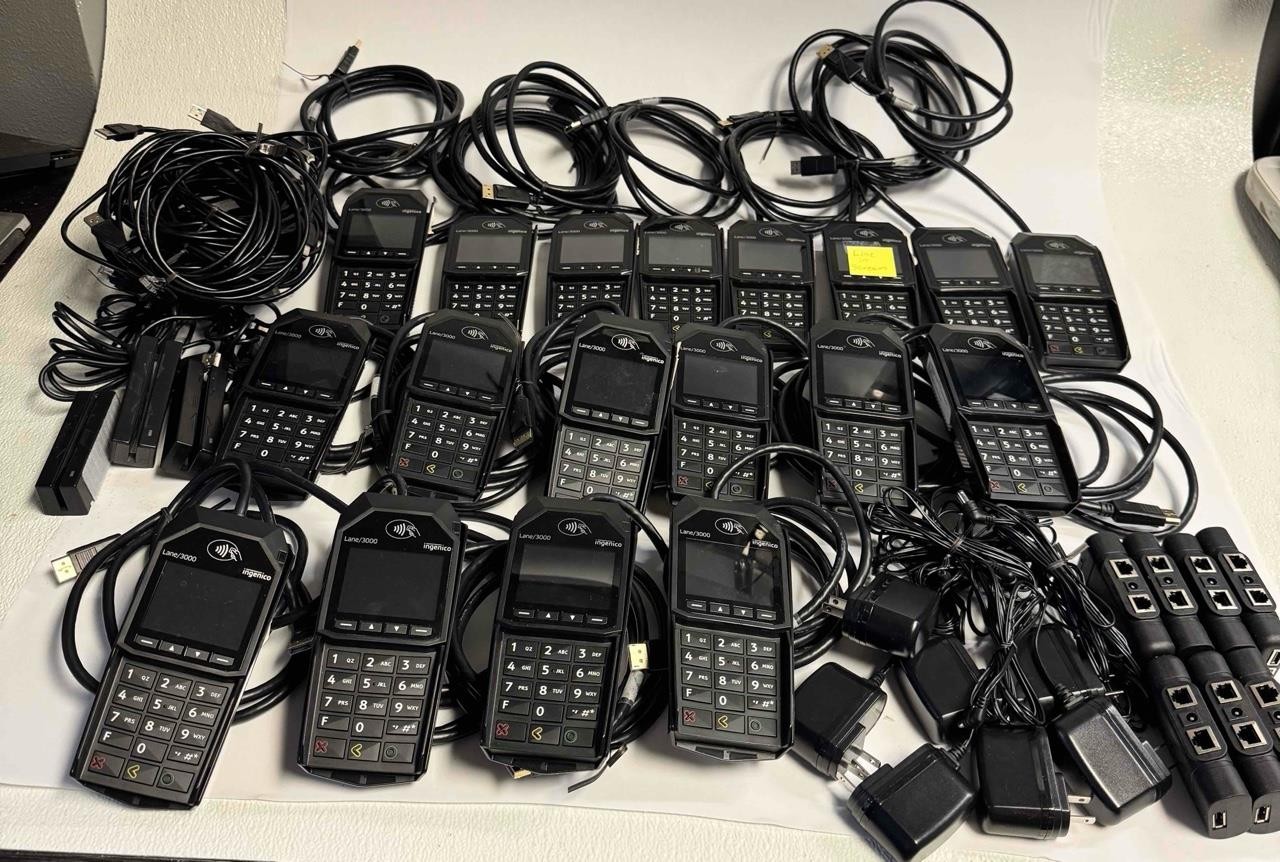 Lot of 17 Ingenico Lane 3000