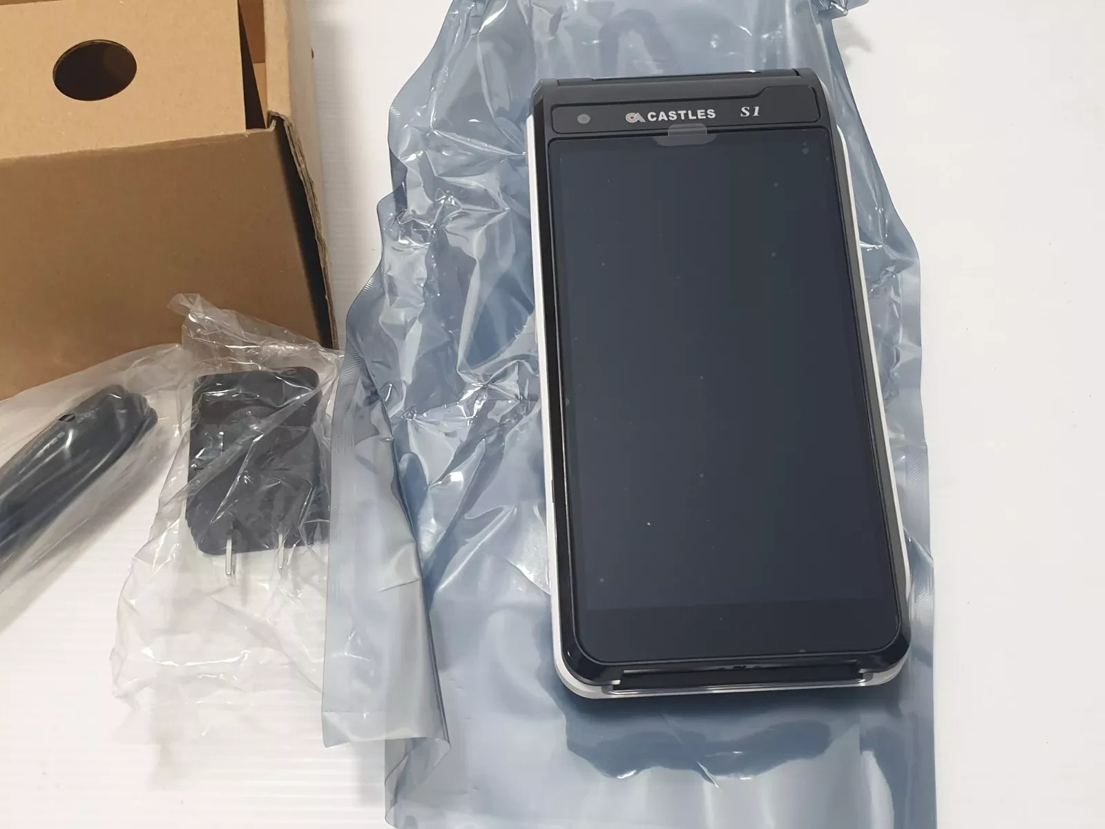 Castles S1 SATURN1000 Android CARD Terminal 5.5_ LCD DISPLAY